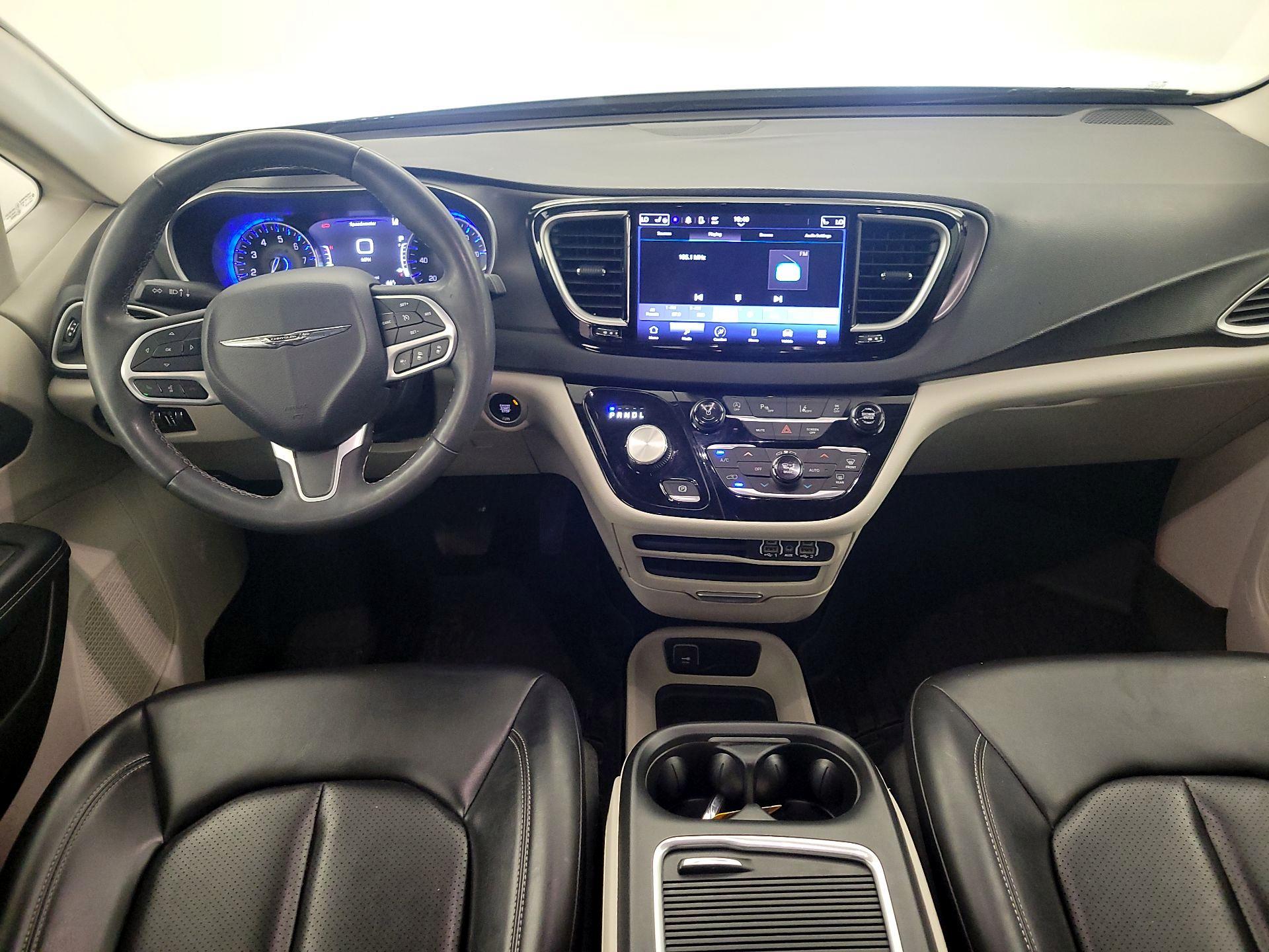 Thumbnail: 2023 Chrysler Pacifica - 9