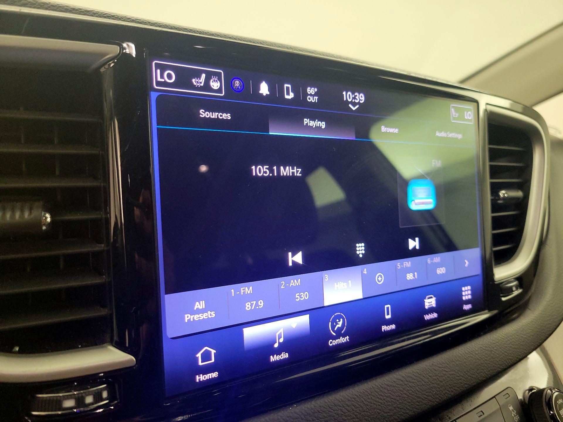 Thumbnail: 2023 Chrysler Pacifica - 15