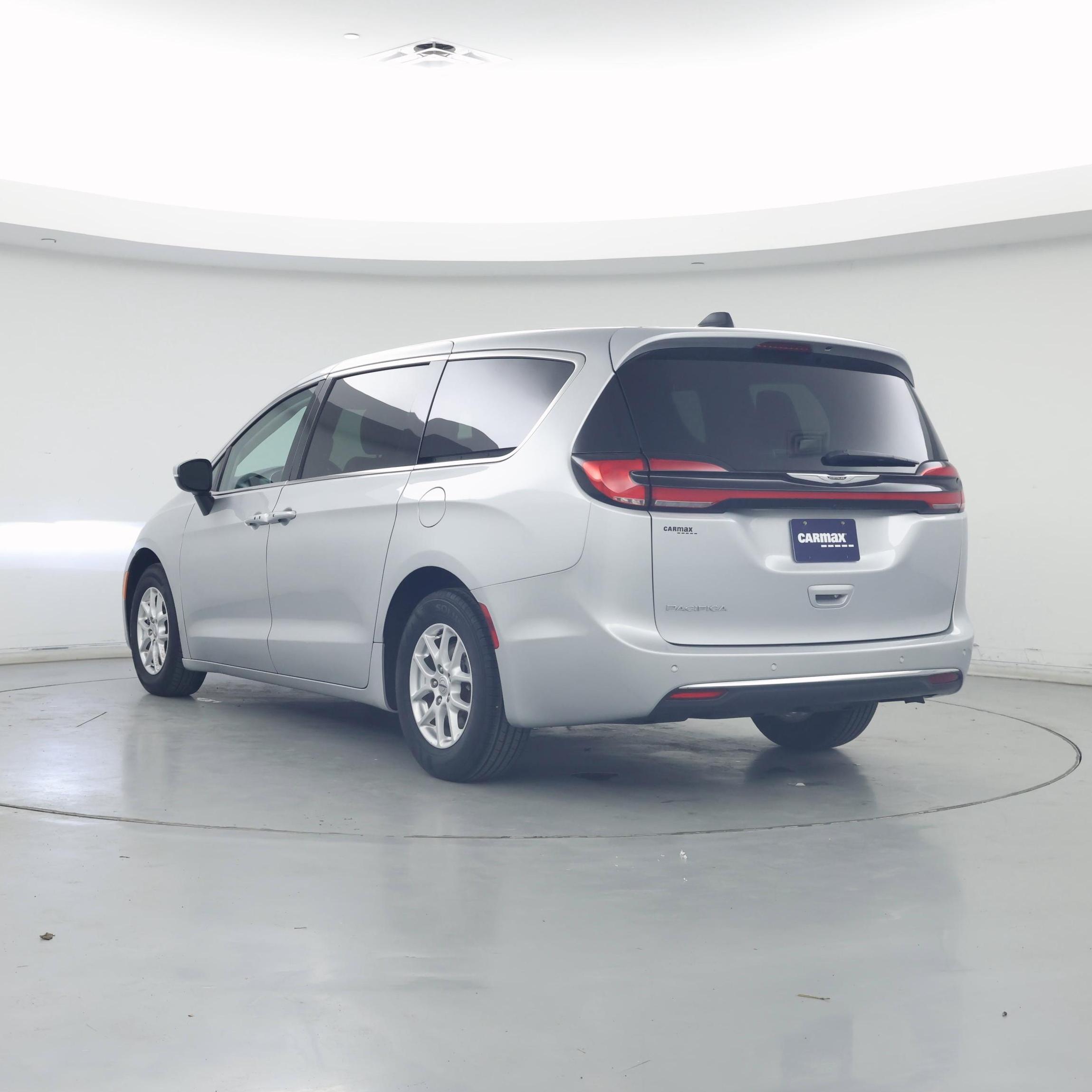 Thumbnail: 2023 Chrysler Pacifica - 2