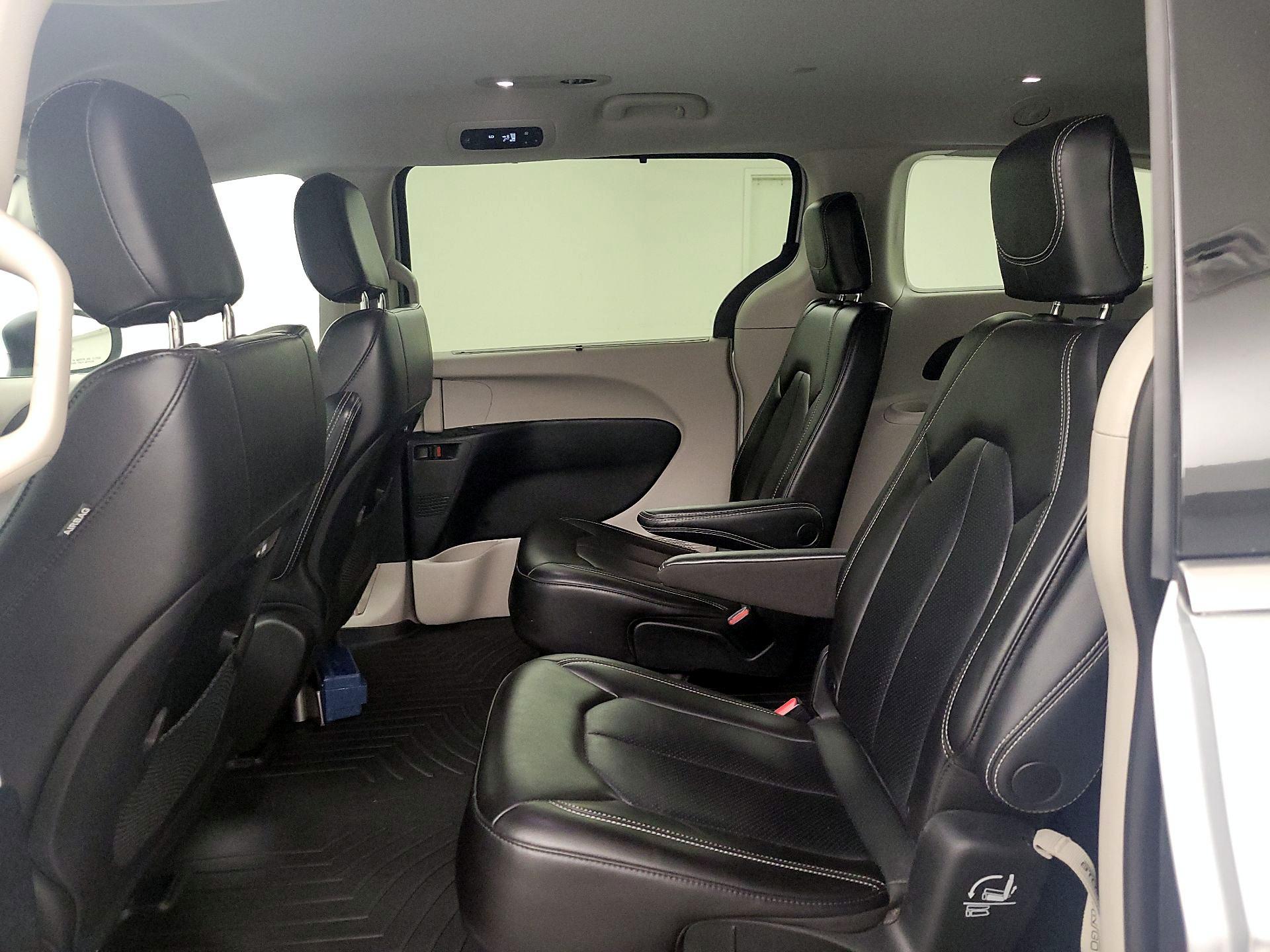 Thumbnail: 2023 Chrysler Pacifica - 19