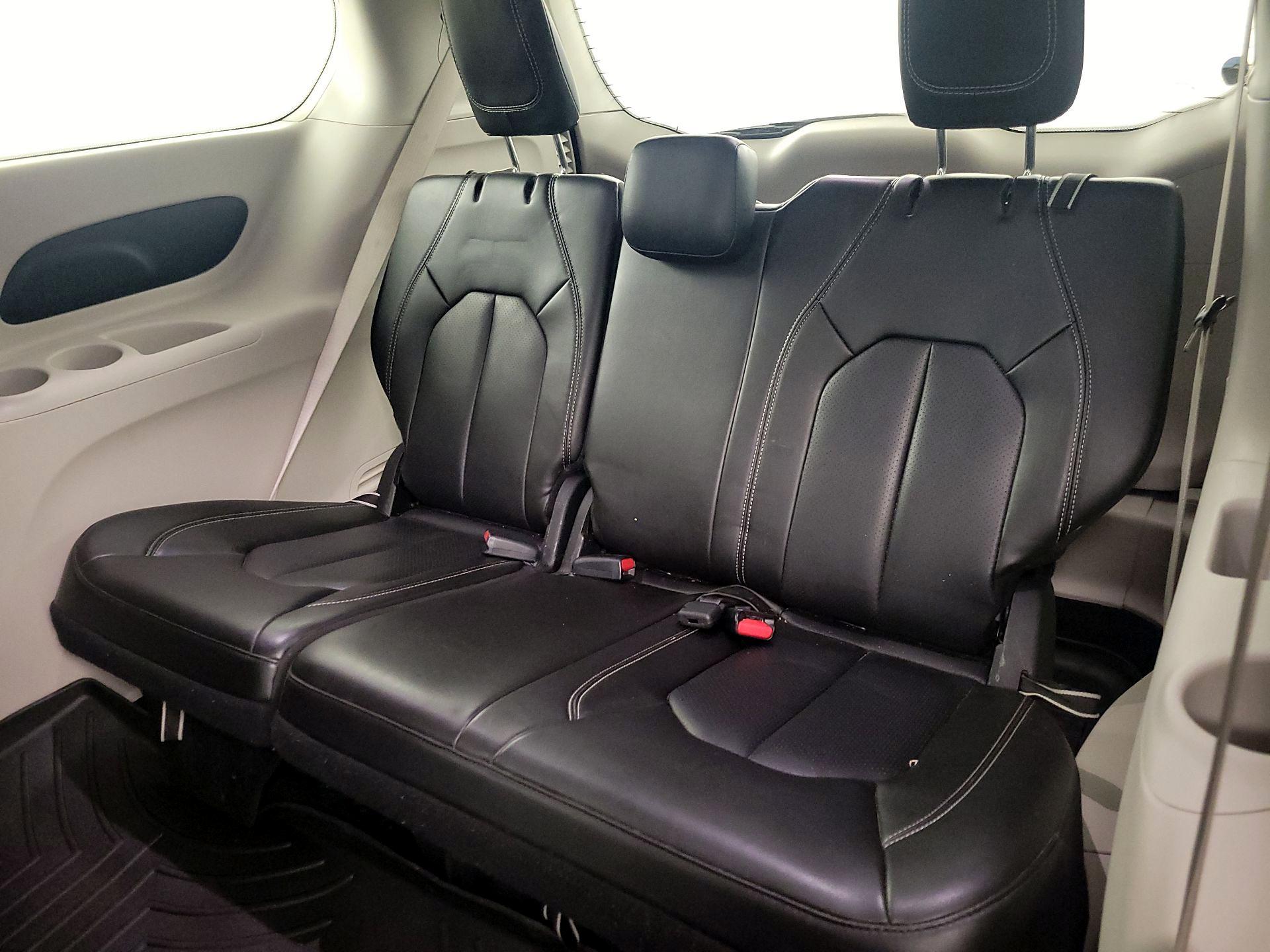 Thumbnail: 2023 Chrysler Pacifica - 20