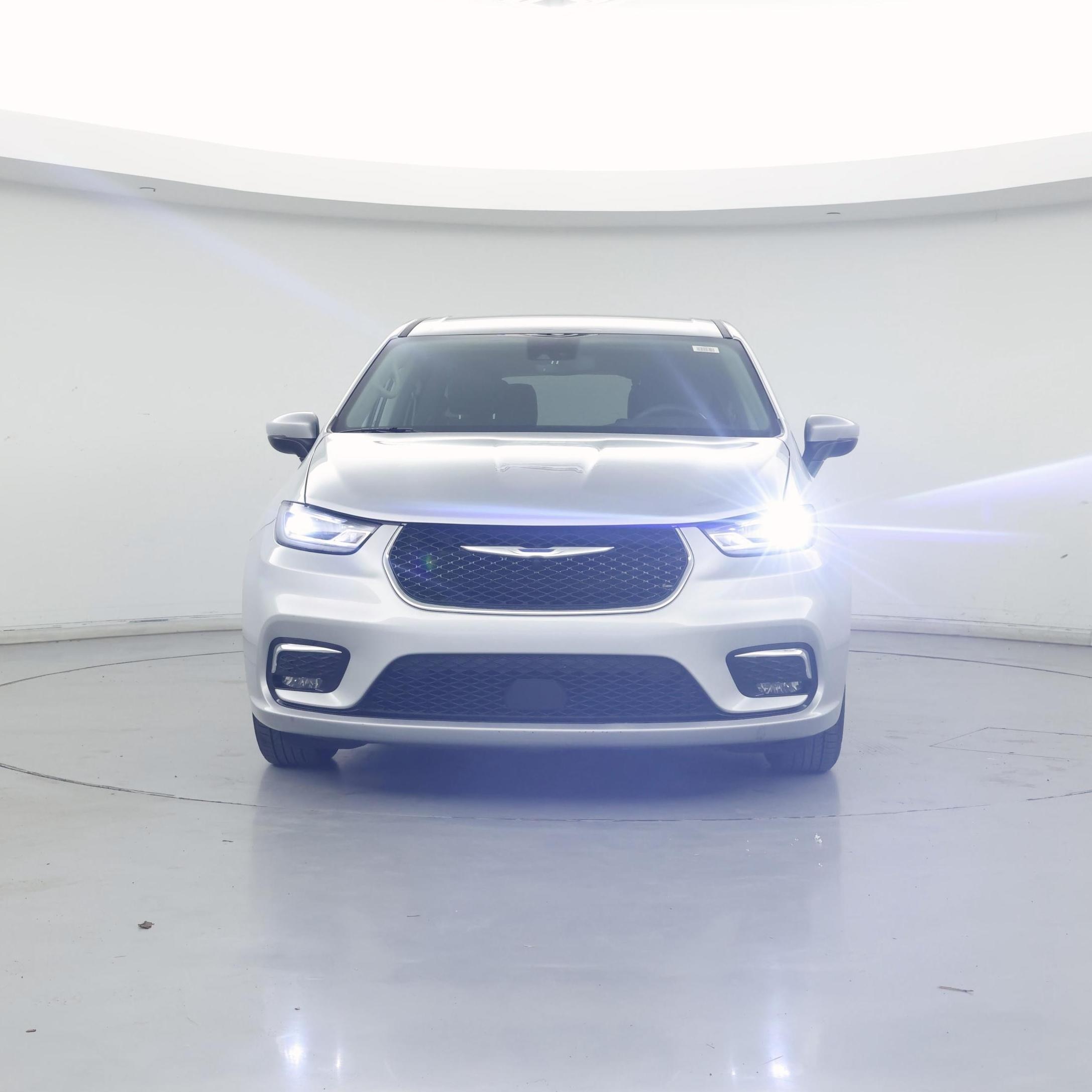 Thumbnail: 2023 Chrysler Pacifica - 5