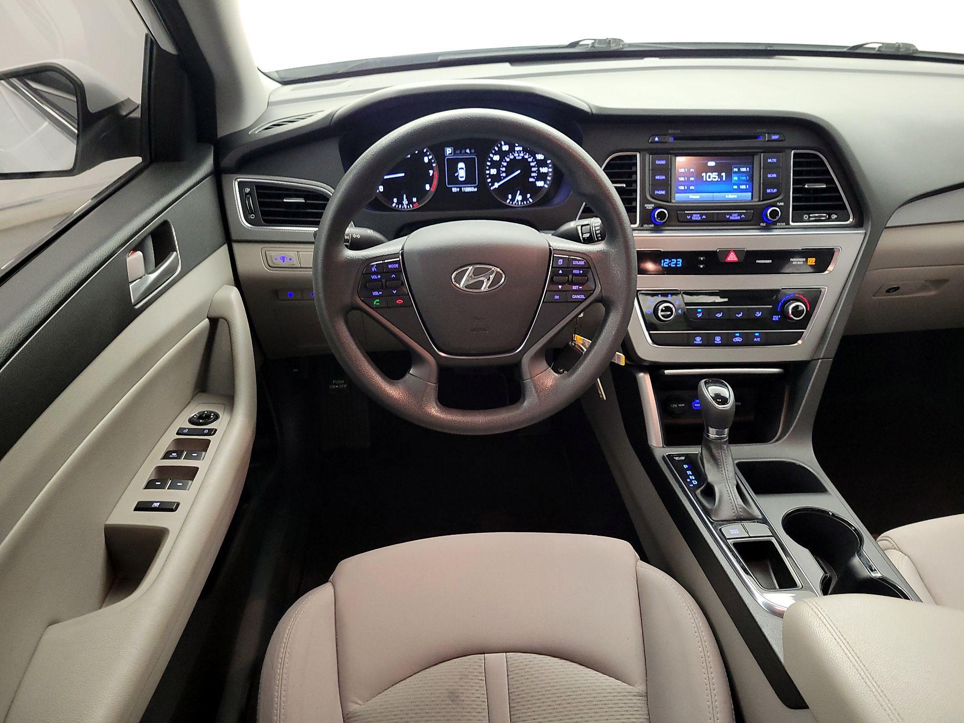 Thumbnail: 2015 Hyundai Sonata - 10