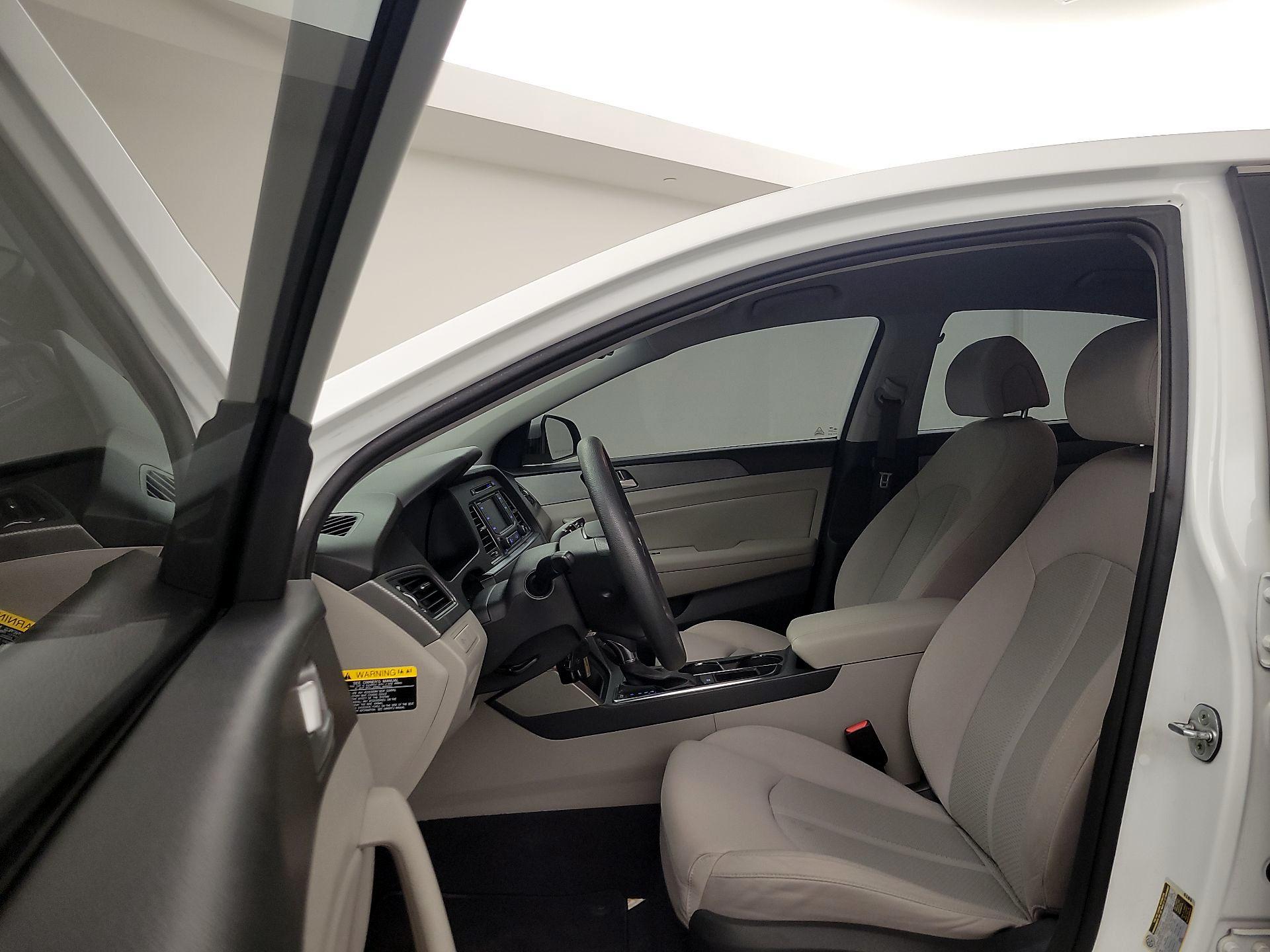 Thumbnail: 2015 Hyundai Sonata - 11