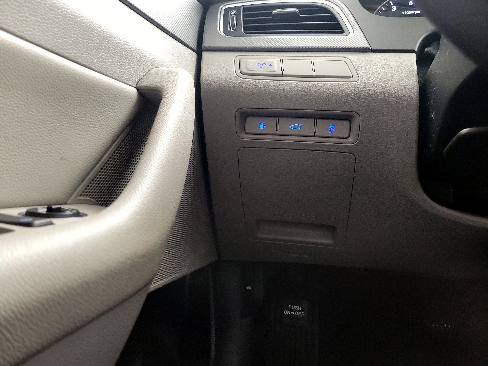 Thumbnail: 2015 Hyundai Sonata - 13