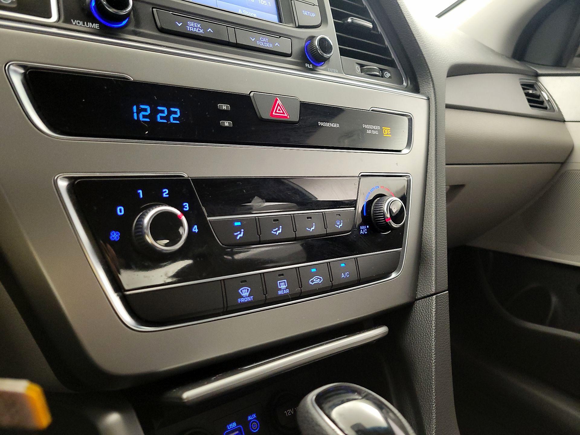 Thumbnail: 2015 Hyundai Sonata - 16