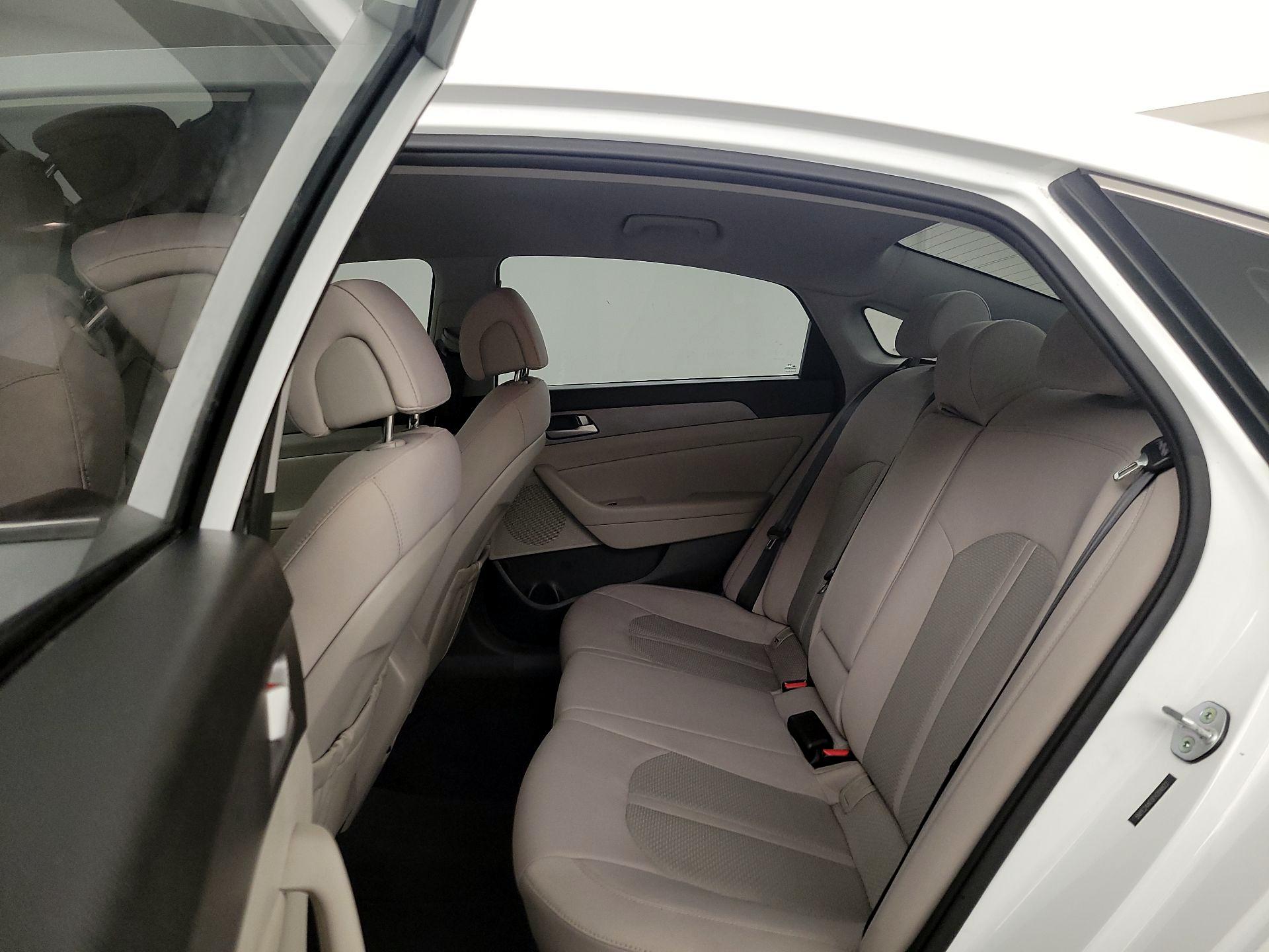 Thumbnail: 2015 Hyundai Sonata - 19