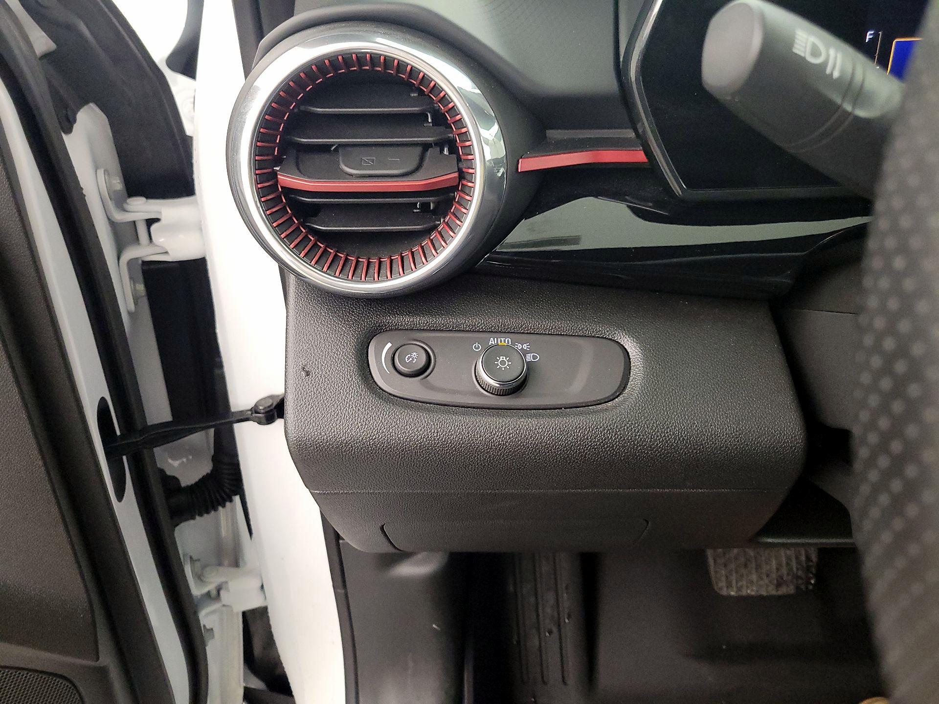 Thumbnail: 2025 Chevrolet Trax - 13