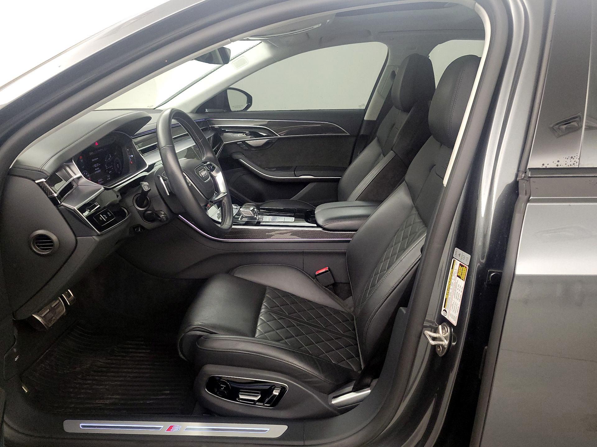 Thumbnail: 2021 Audi S8 - 11