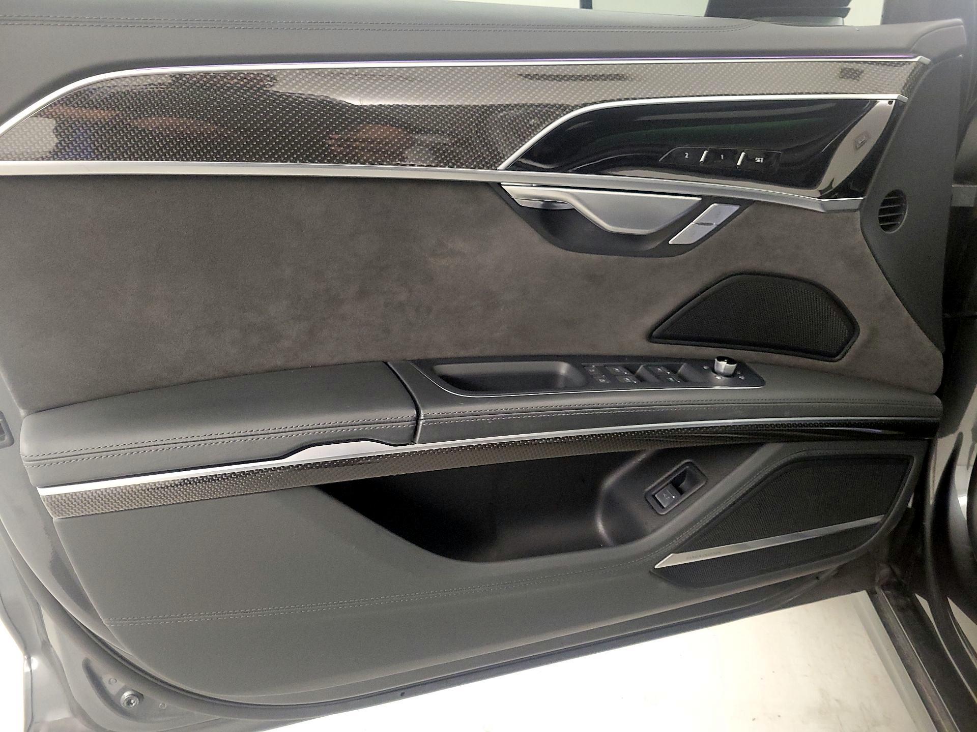 Thumbnail: 2021 Audi S8 - 12