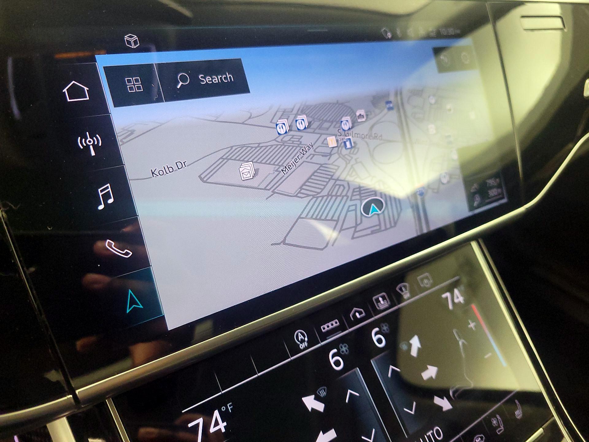 Thumbnail: 2021 Audi S8 - 14