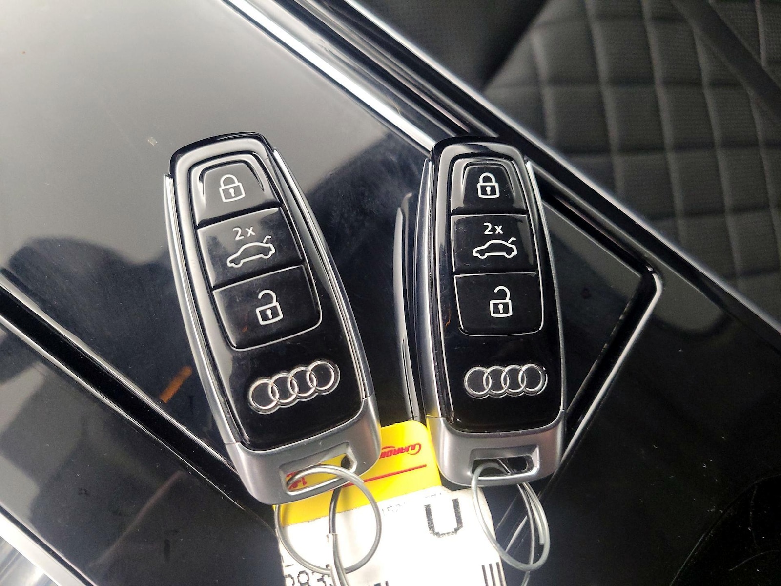 2021 Audi S8 Base - Photo 25