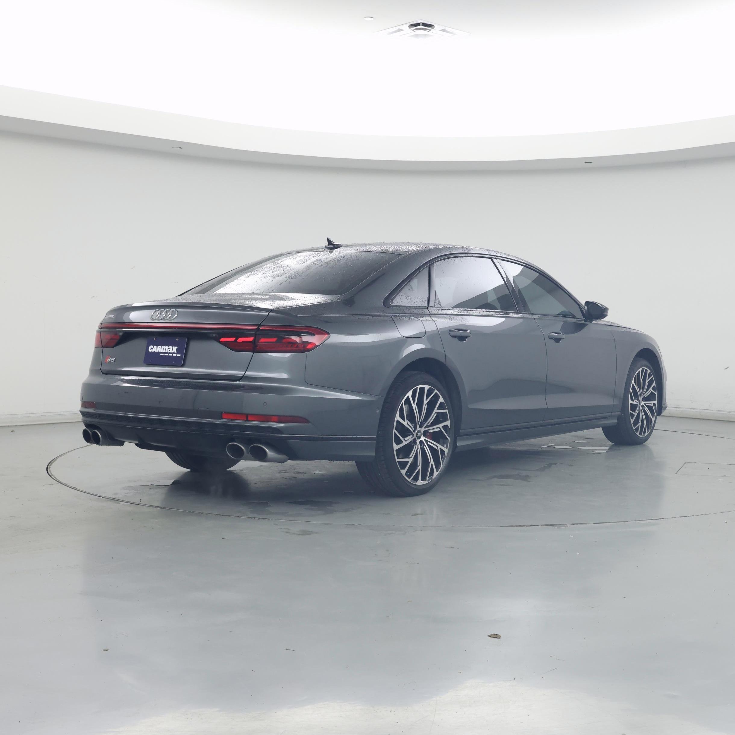 Thumbnail: 2021 Audi S8 - 8