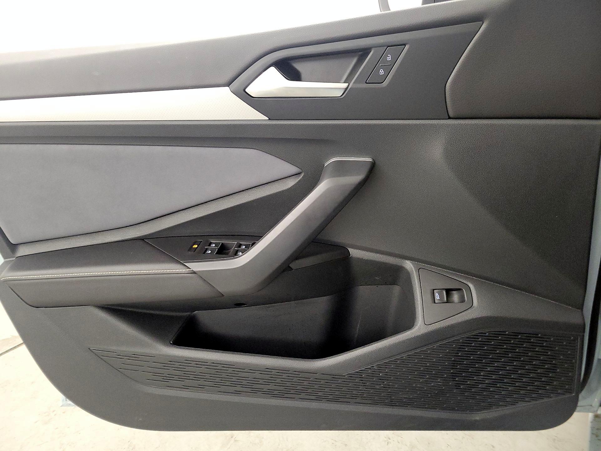 Thumbnail: 2025 Volkswagen Jetta - 12