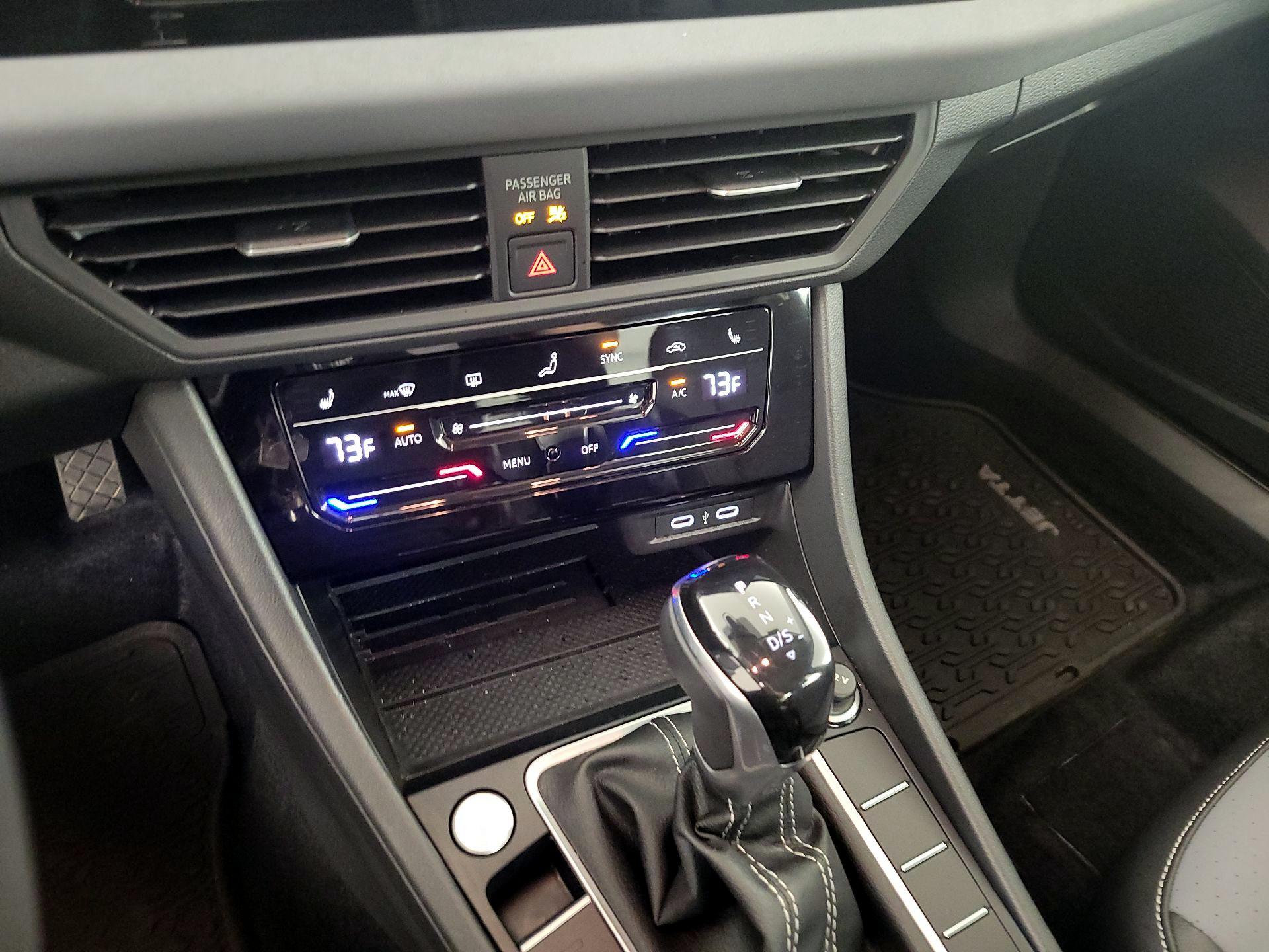 Thumbnail: 2025 Volkswagen Jetta - 16