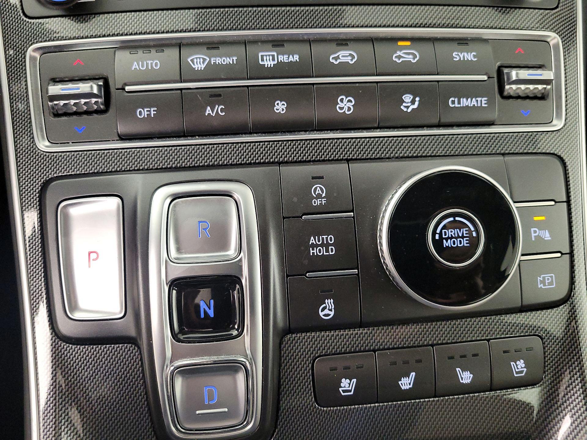 Thumbnail: 2022 Hyundai Santa Fe - 17