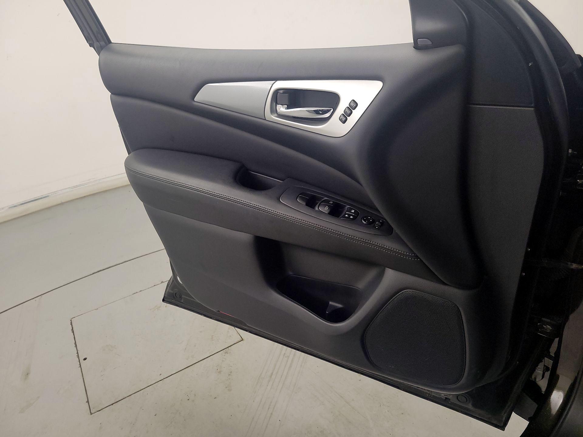 Thumbnail: 2017 Nissan Pathfinder - 12