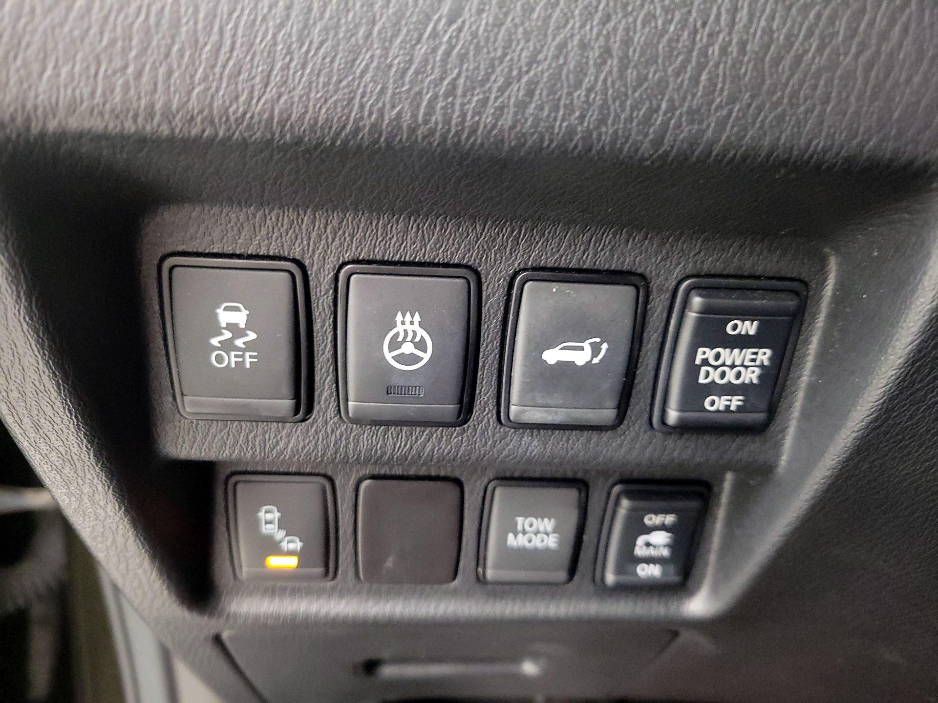 Thumbnail: 2017 Nissan Pathfinder - 13