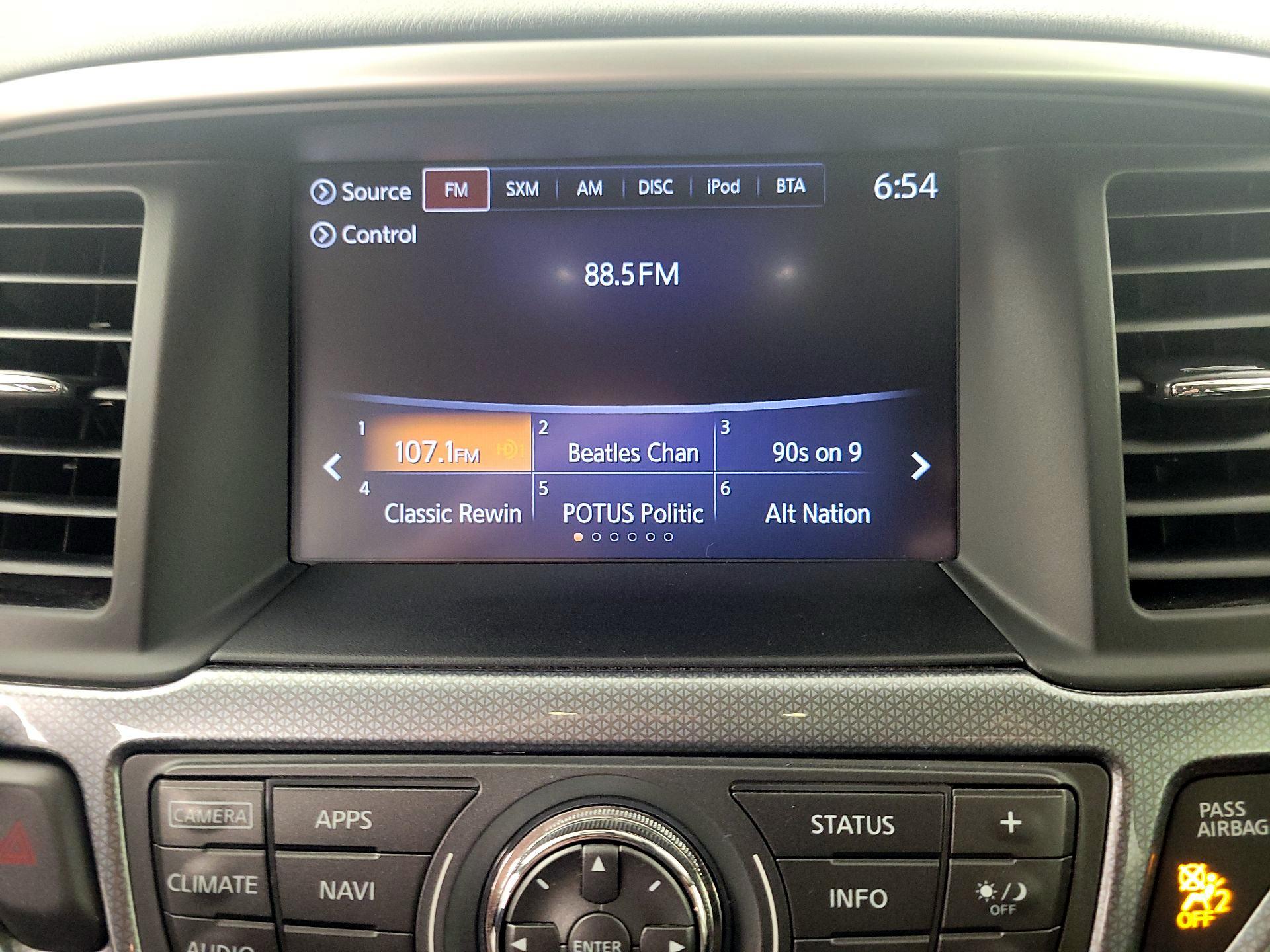 Thumbnail: 2017 Nissan Pathfinder - 16