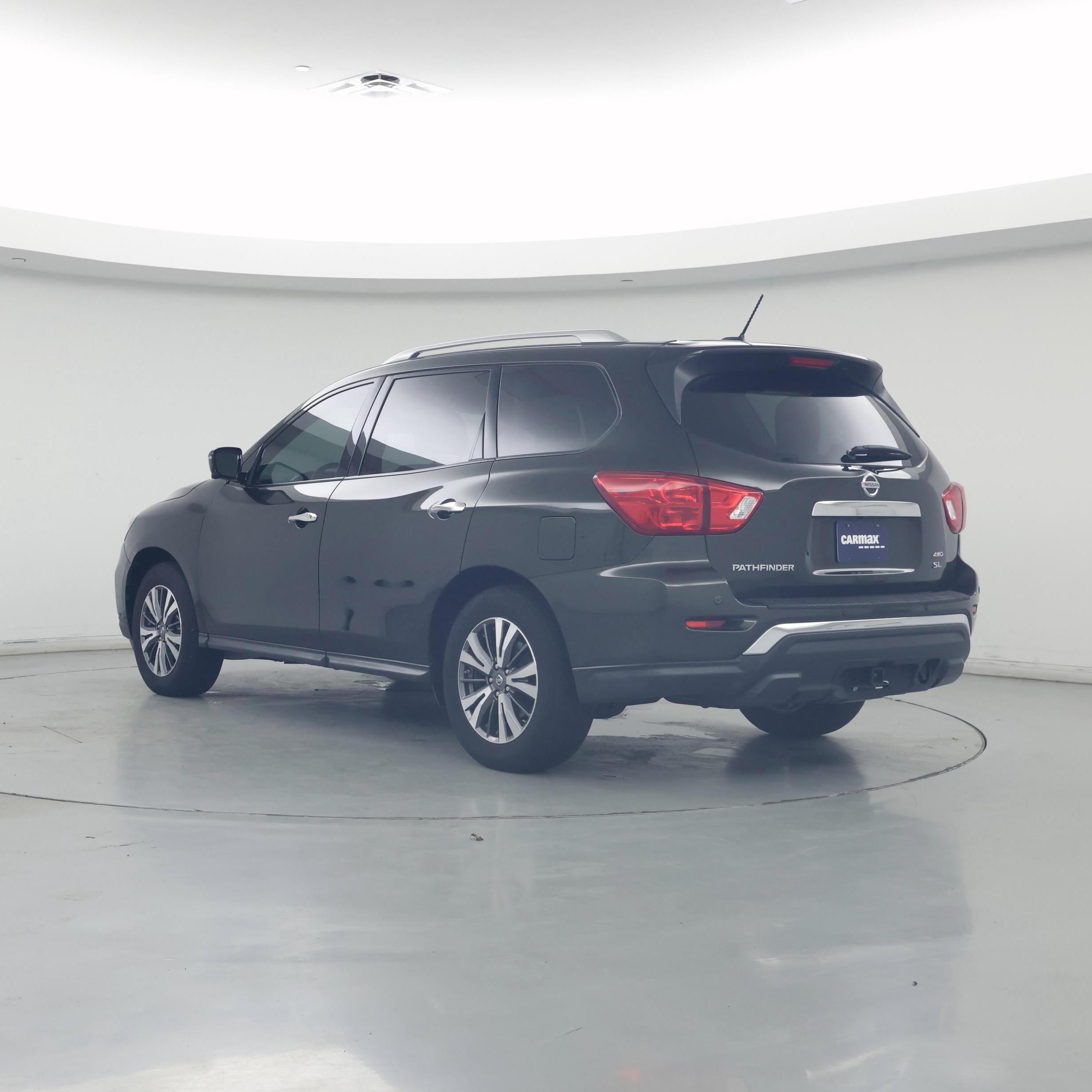 Thumbnail: 2017 Nissan Pathfinder - 2