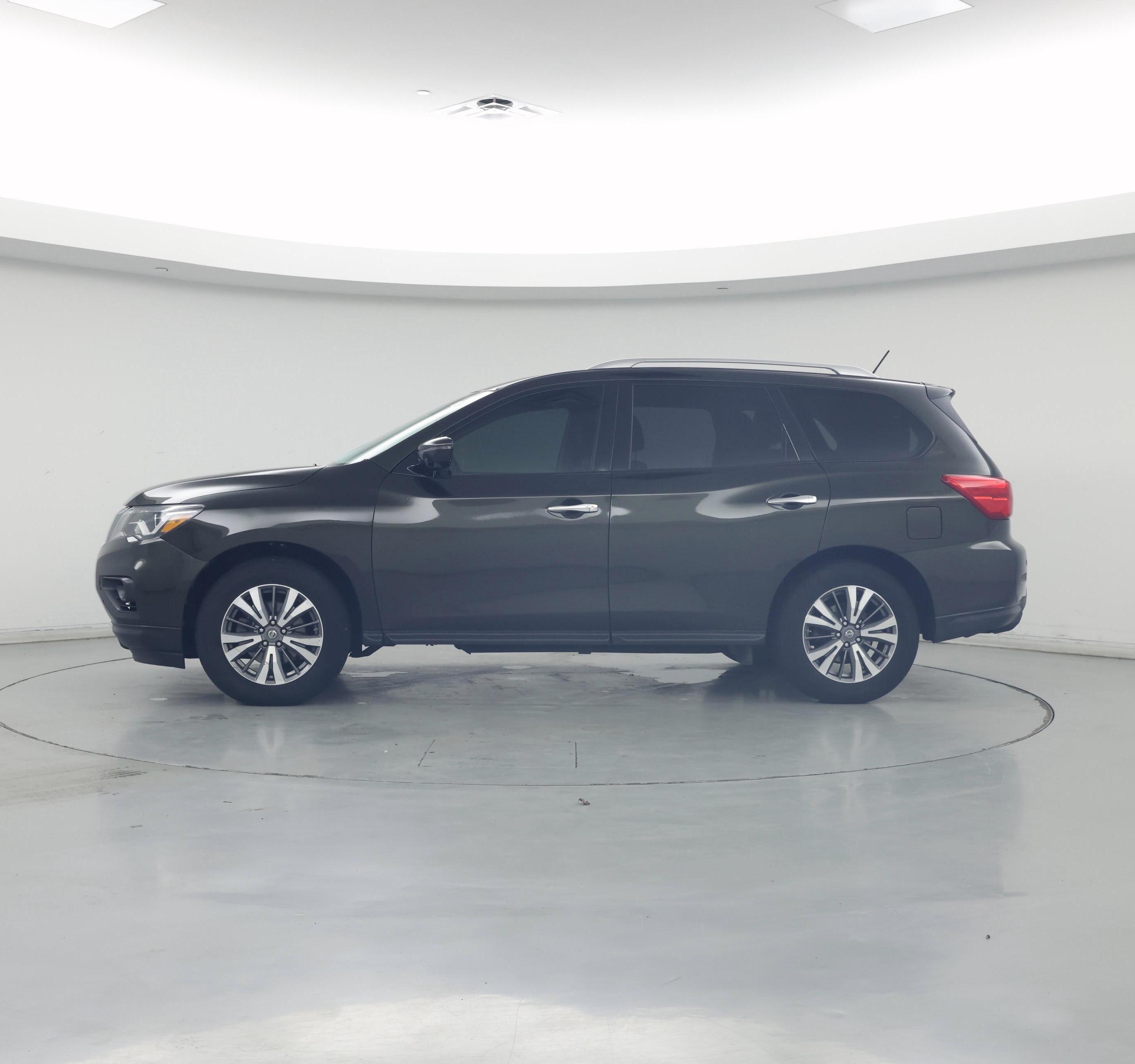 Thumbnail: 2017 Nissan Pathfinder - 3