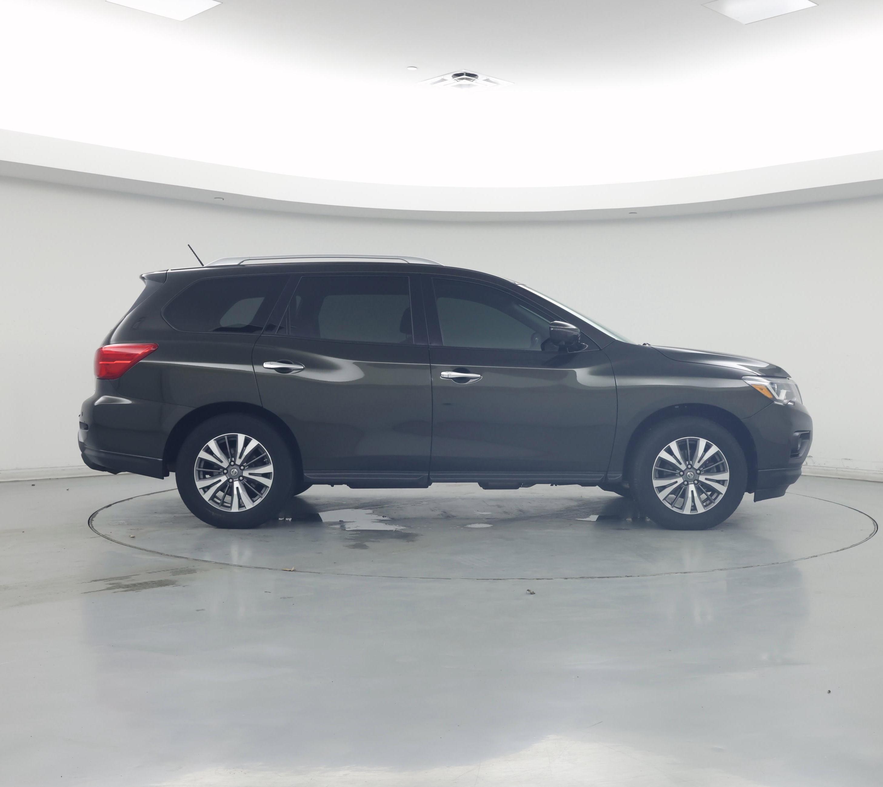 Thumbnail: 2017 Nissan Pathfinder - 7