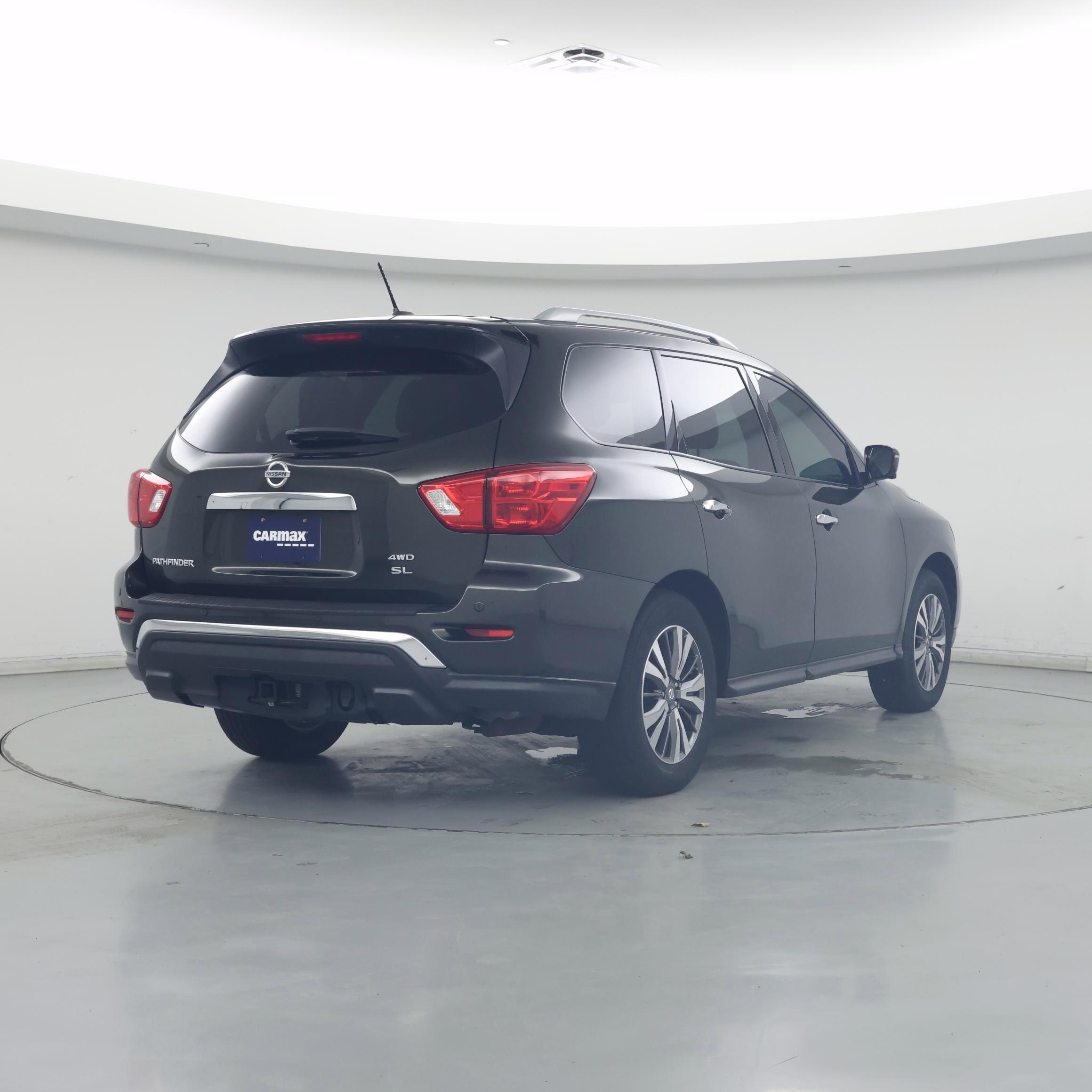 Thumbnail: 2017 Nissan Pathfinder - 8