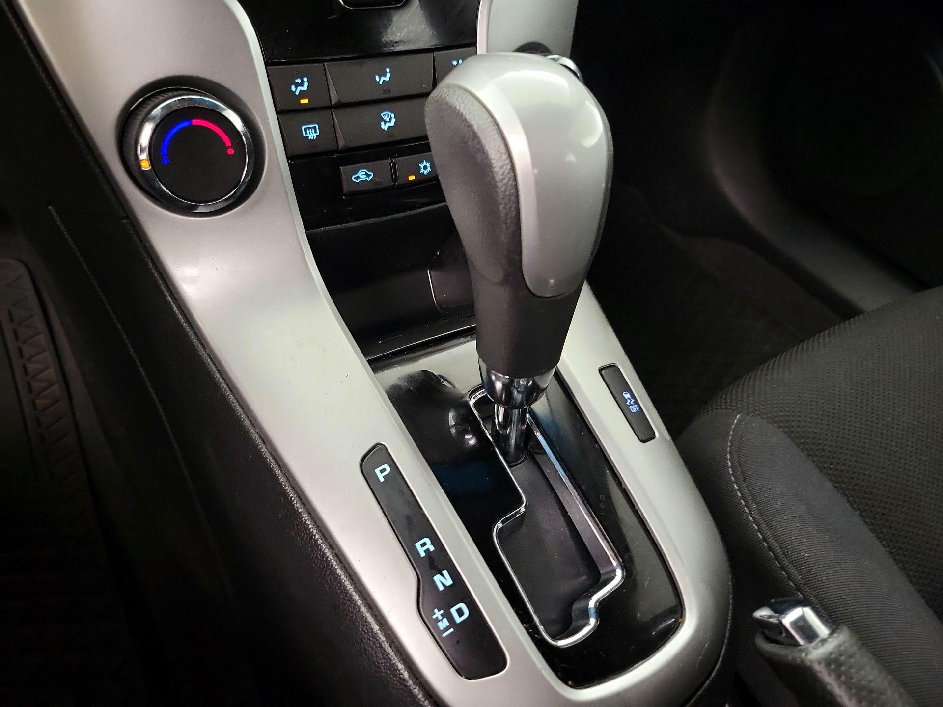 Thumbnail: 2015 Chevrolet Cruze - 16