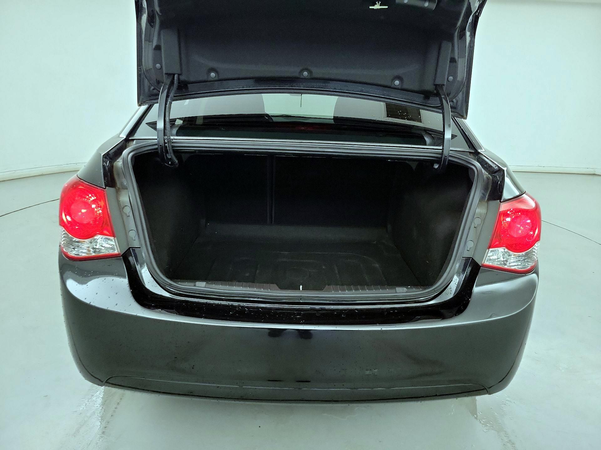 Thumbnail: 2015 Chevrolet Cruze - 19
