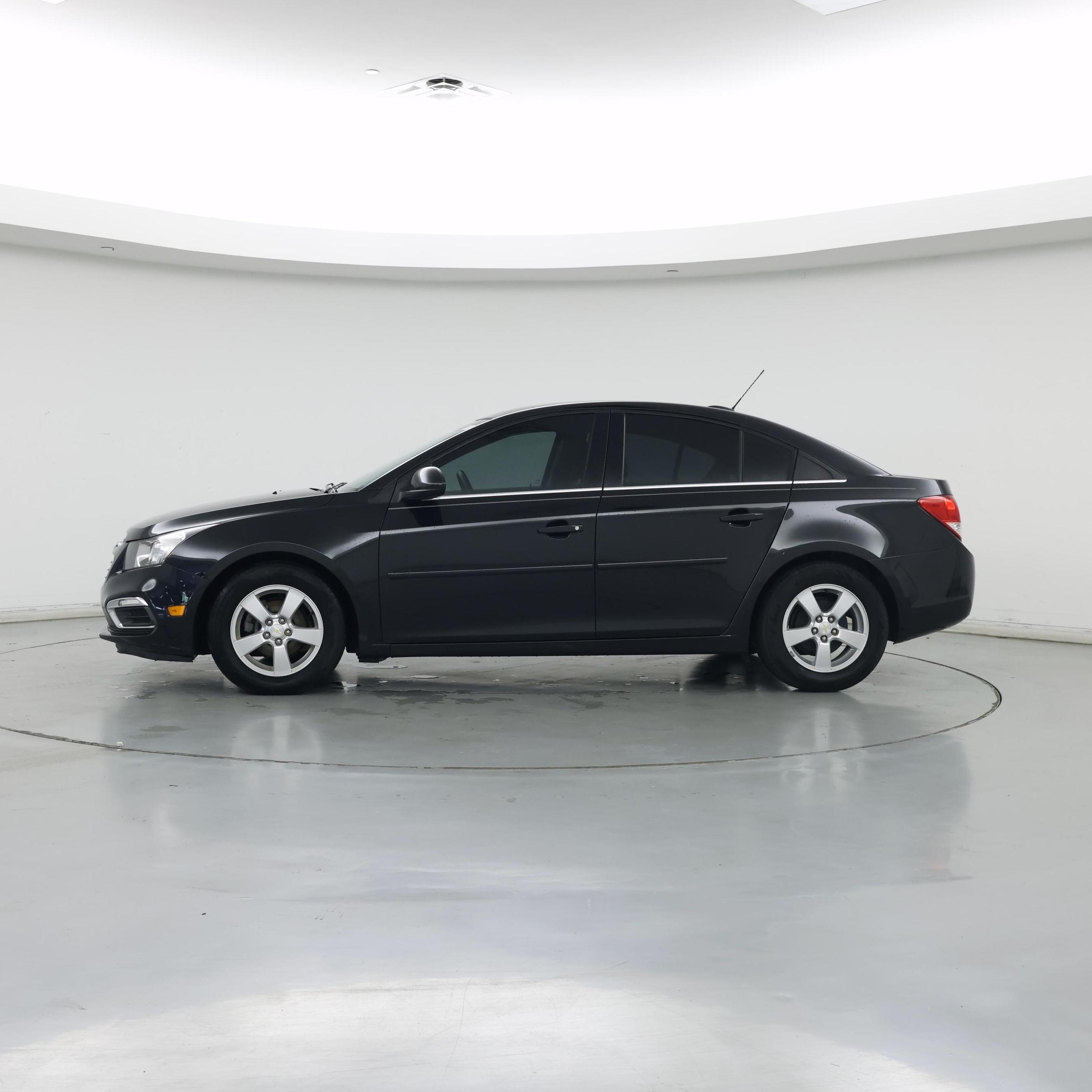Thumbnail: 2015 Chevrolet Cruze - 3