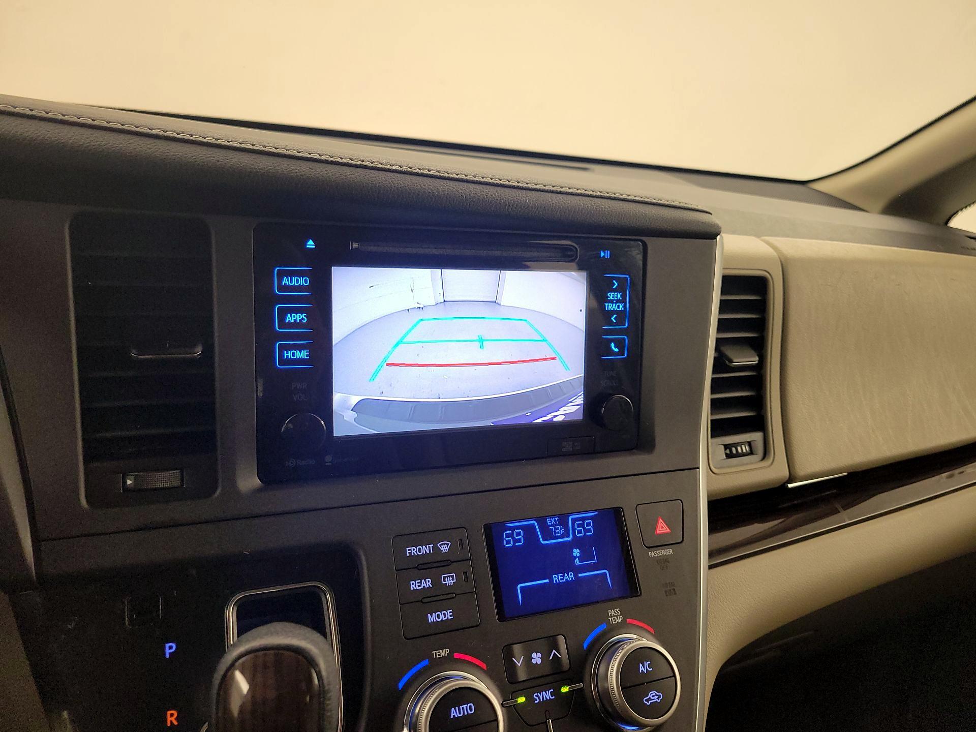 Thumbnail: 2015 Toyota Sienna - 15