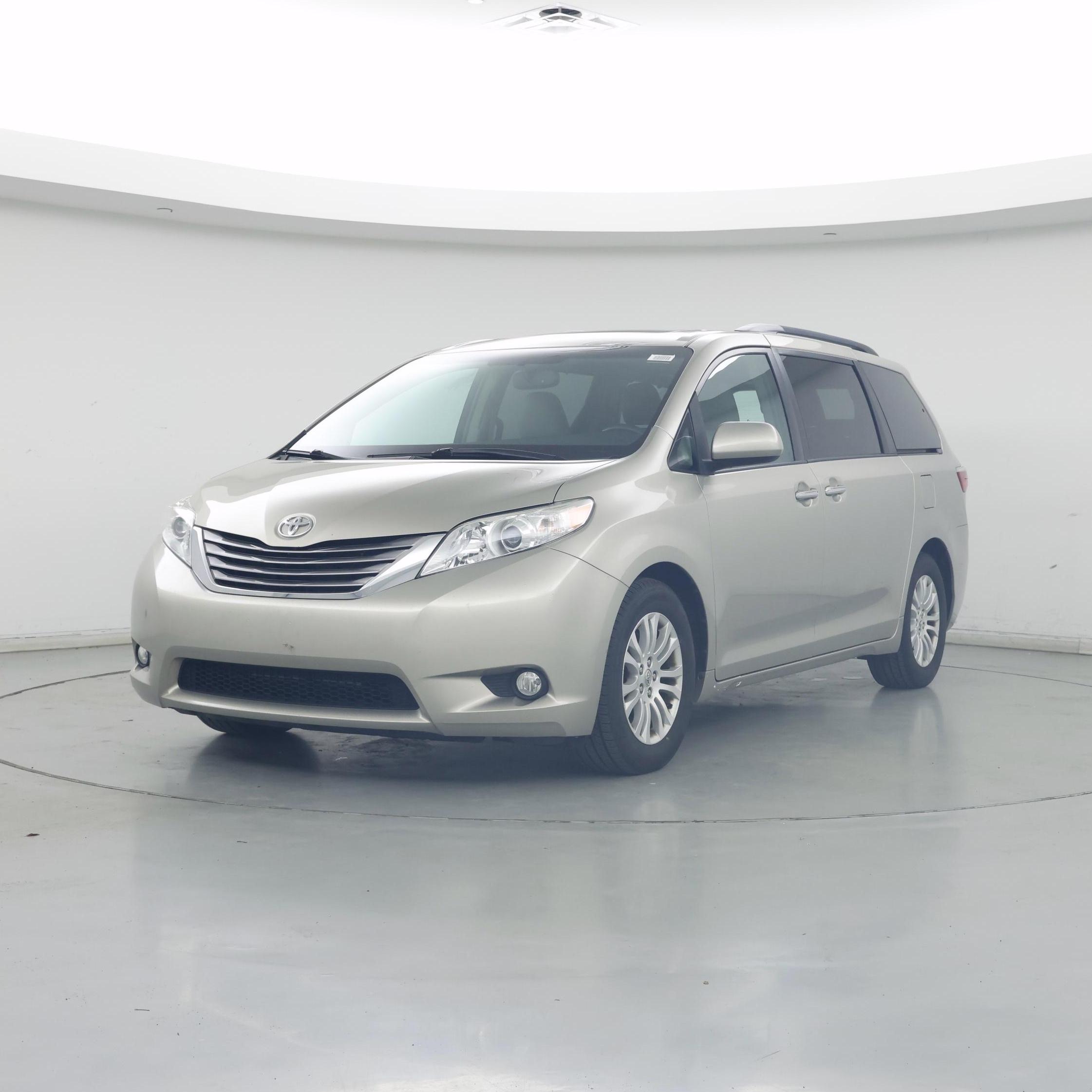Thumbnail: 2015 Toyota Sienna - 4