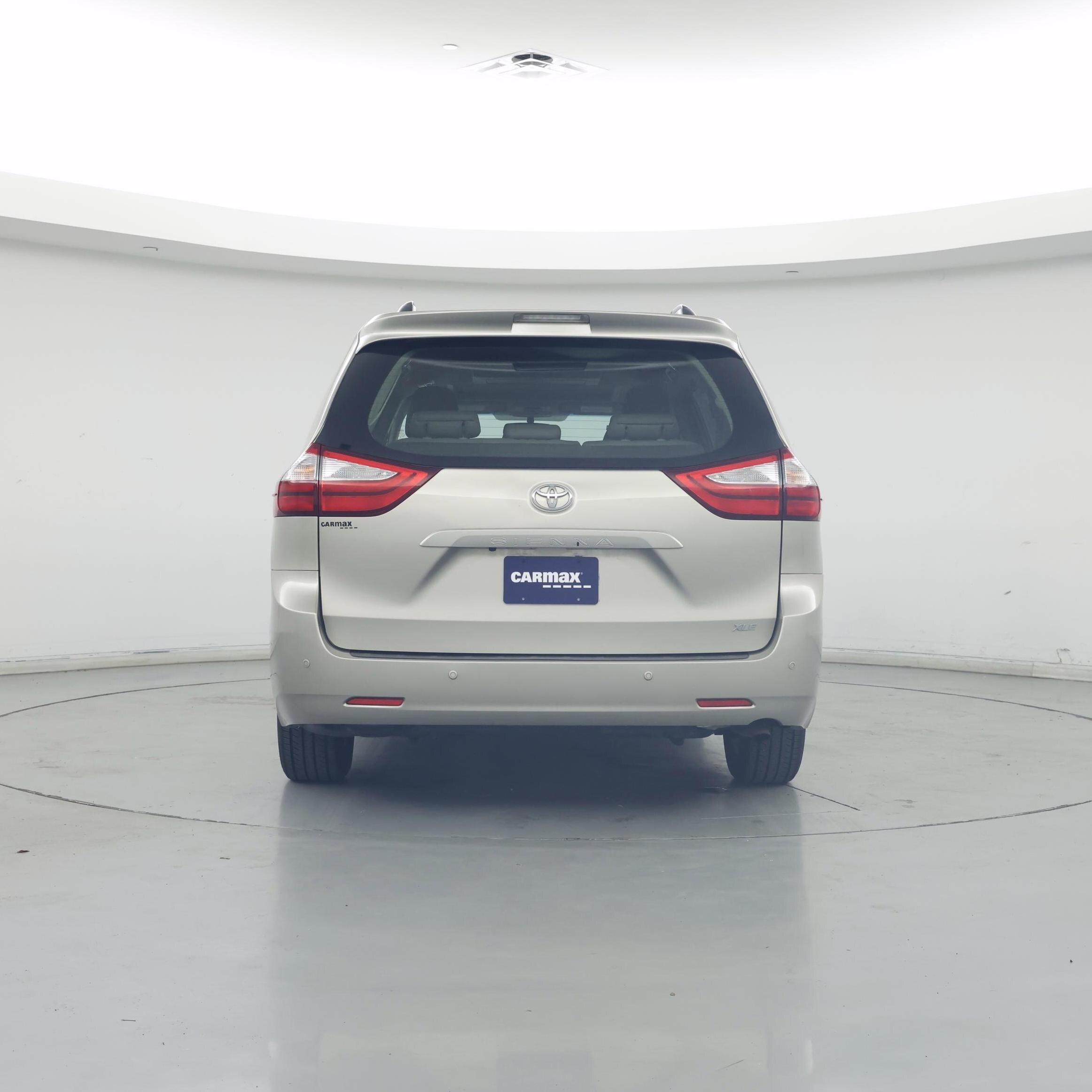 Thumbnail: 2015 Toyota Sienna - 6