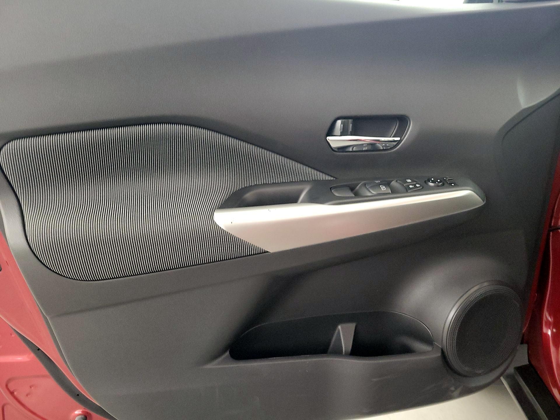 Thumbnail: 2020 Nissan Kicks - 12