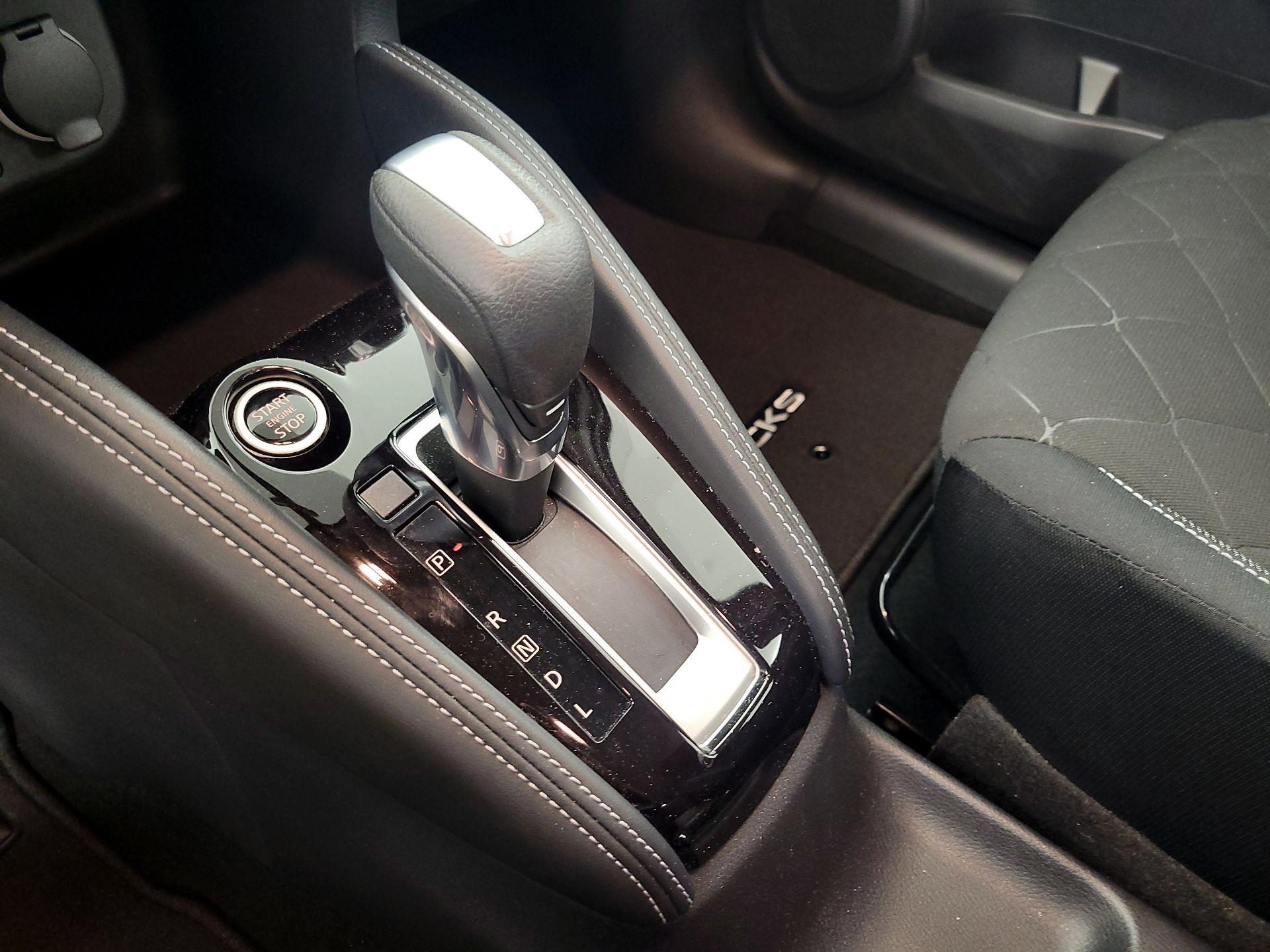 Thumbnail: 2020 Nissan Kicks - 16