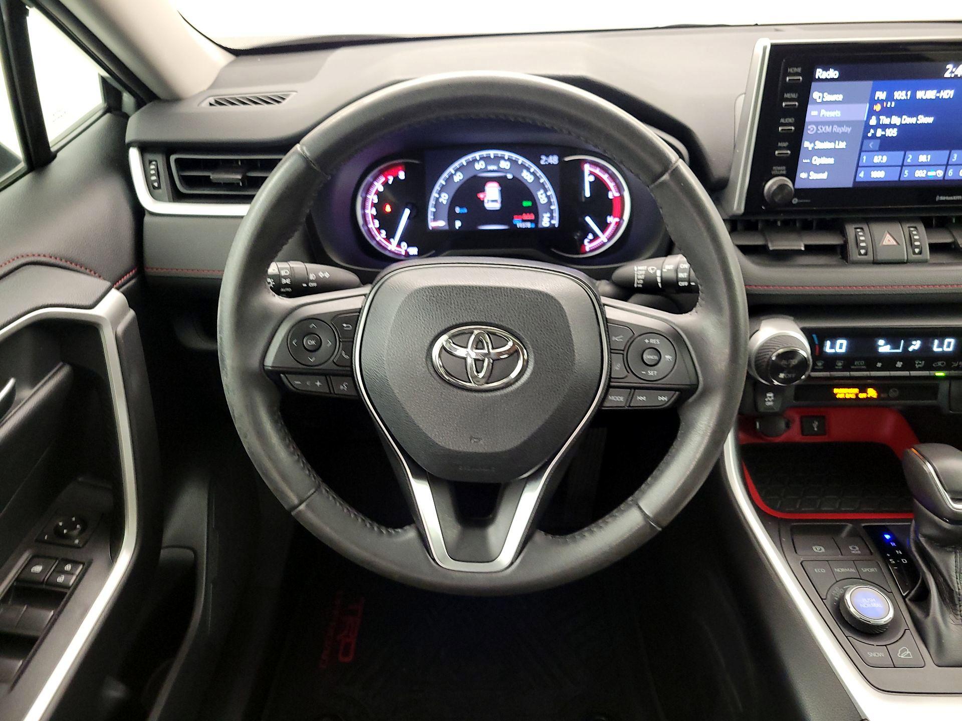 Thumbnail: 2020 Toyota RAV4 - 10