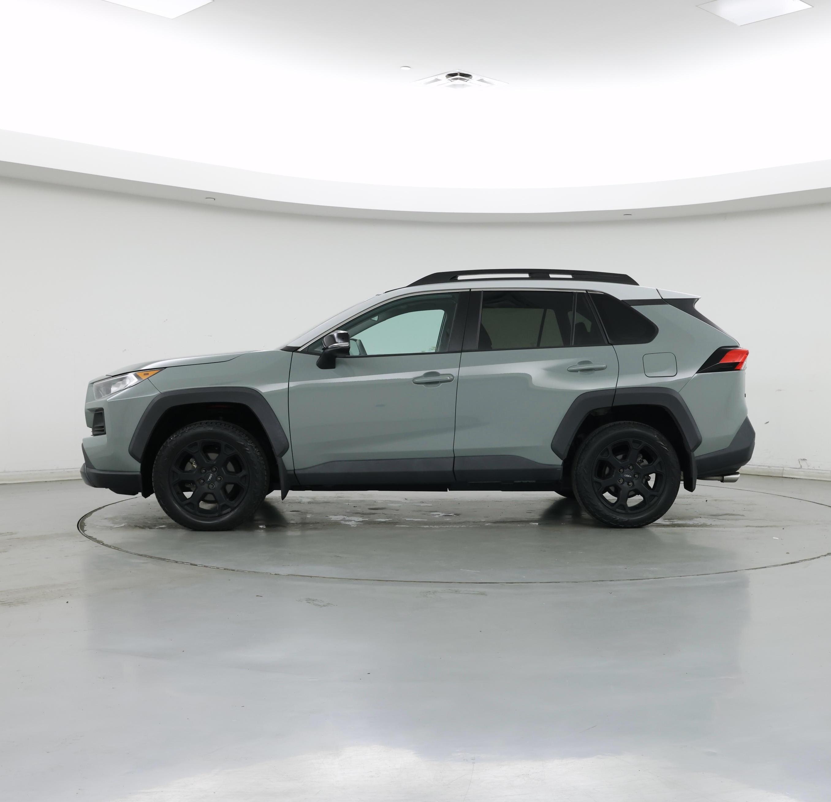 Thumbnail: 2020 Toyota RAV4 - 3