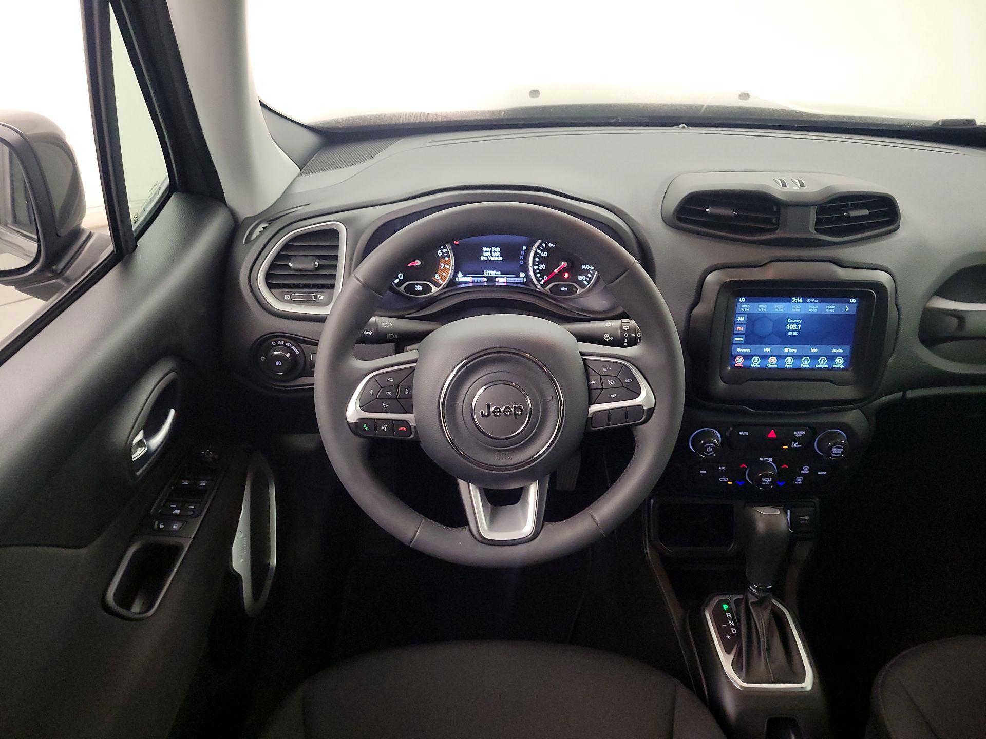 Thumbnail: 2021 Jeep Renegade - 10