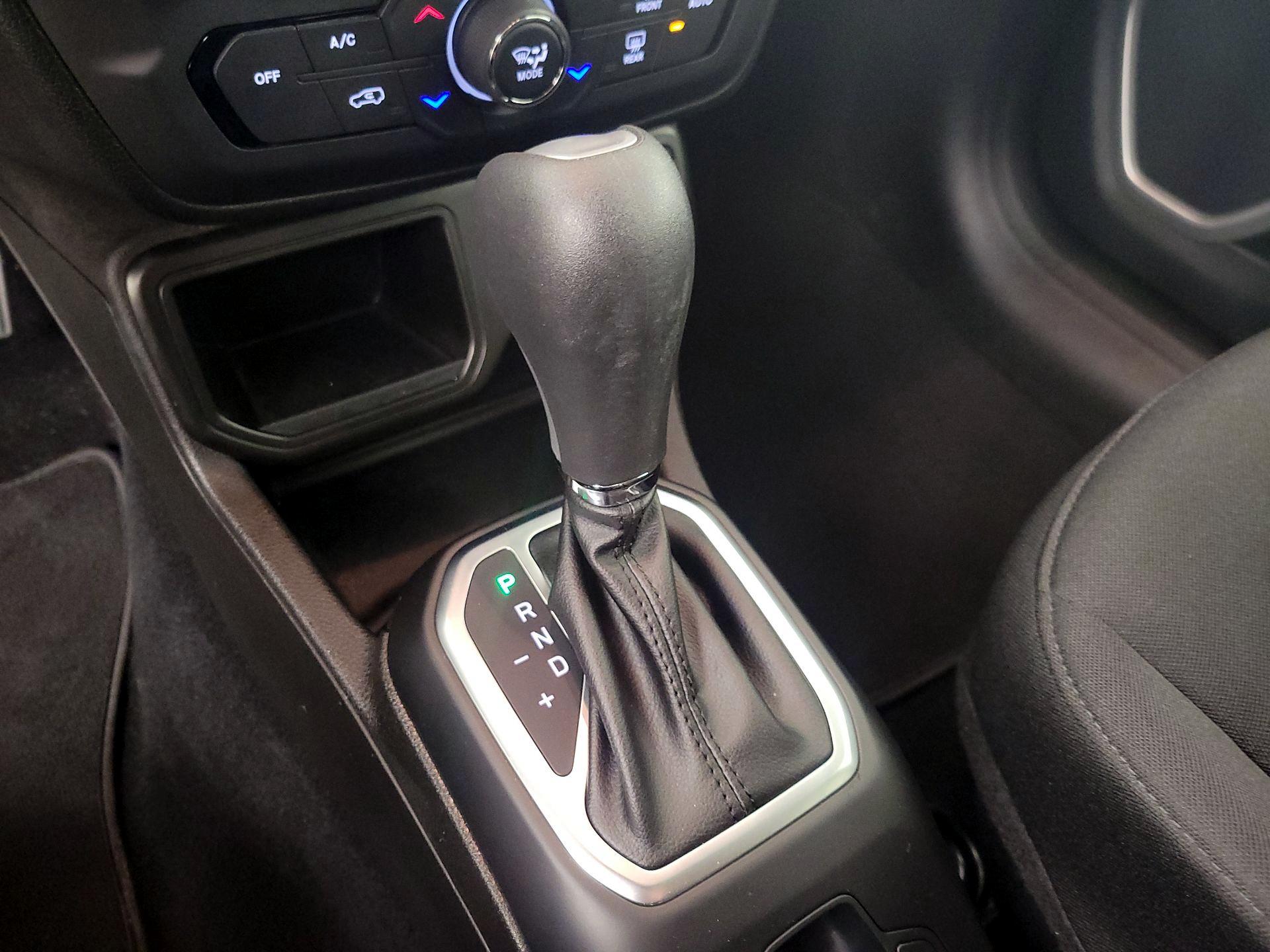 Thumbnail: 2021 Jeep Renegade - 17