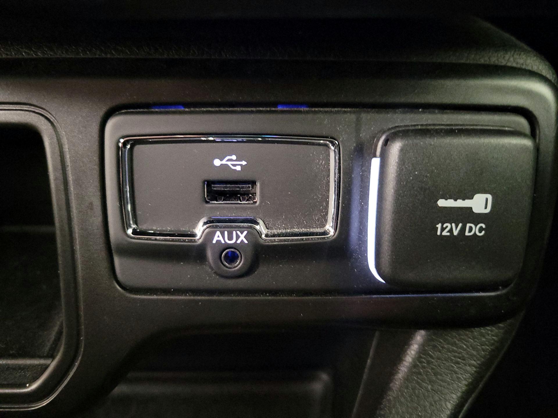 Thumbnail: 2021 Jeep Renegade - 18