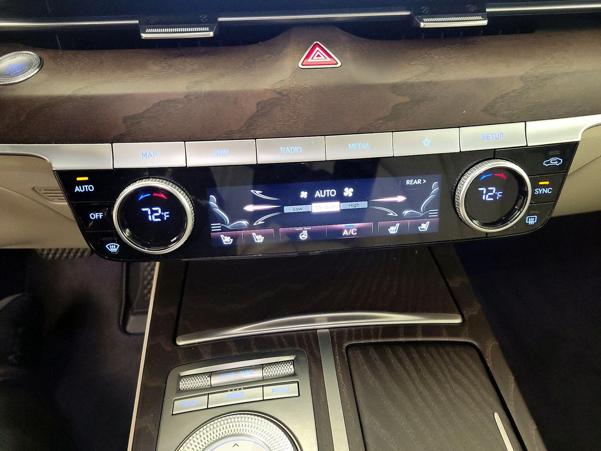Thumbnail: 2022 Genesis G80 - 17