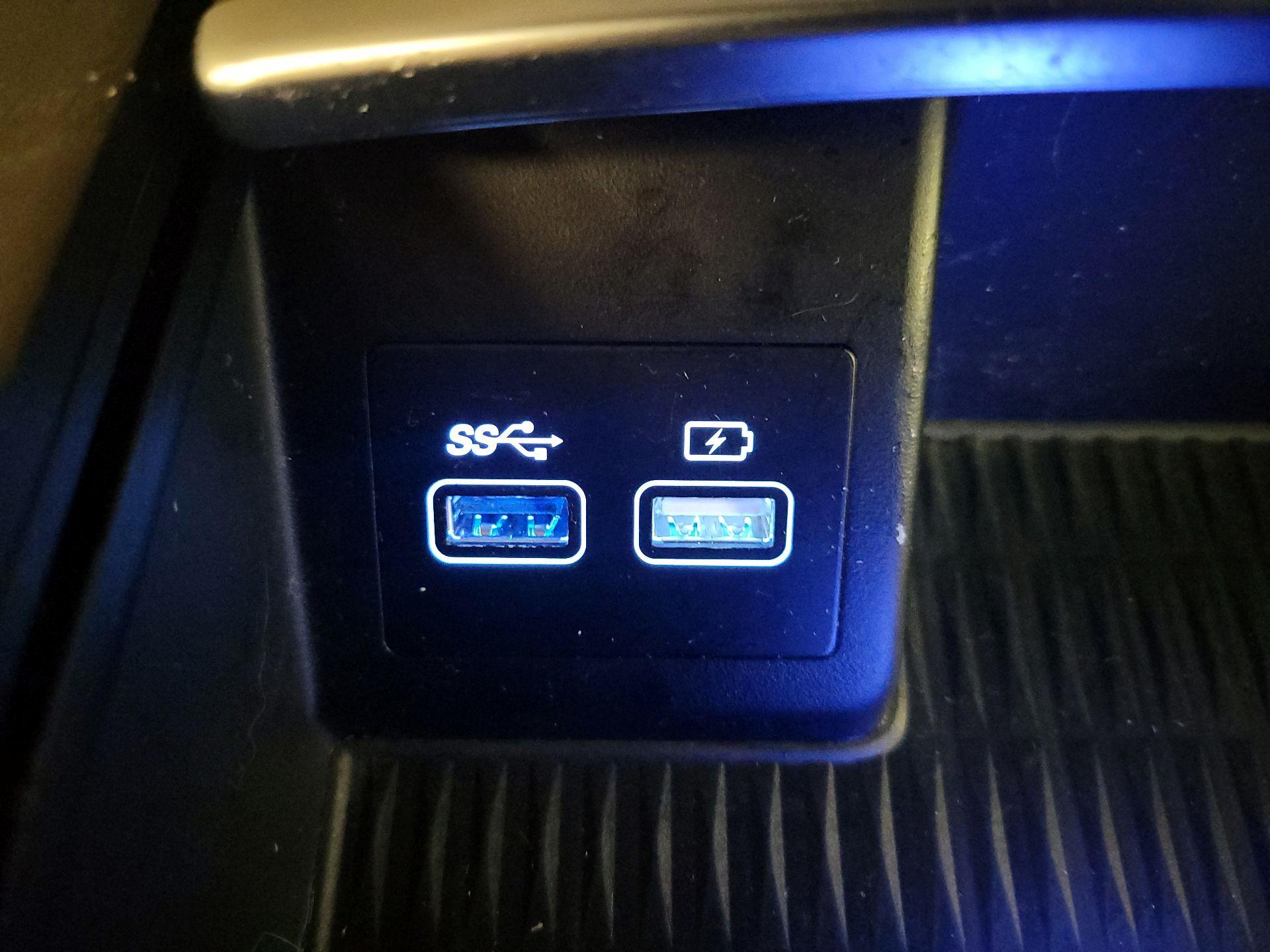 Thumbnail: 2022 Genesis G80 - 19