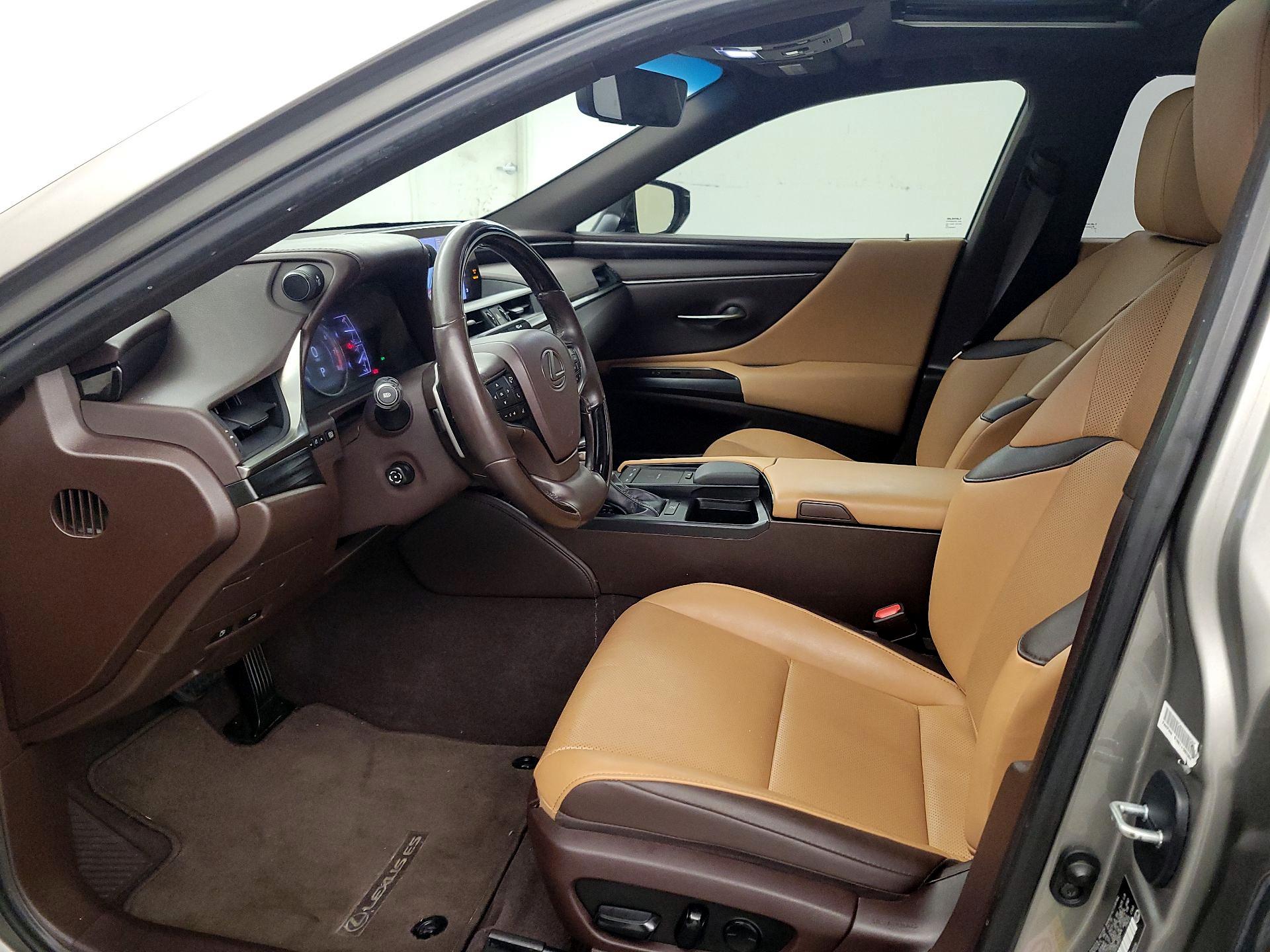Thumbnail: 2019 Lexus ES - 11
