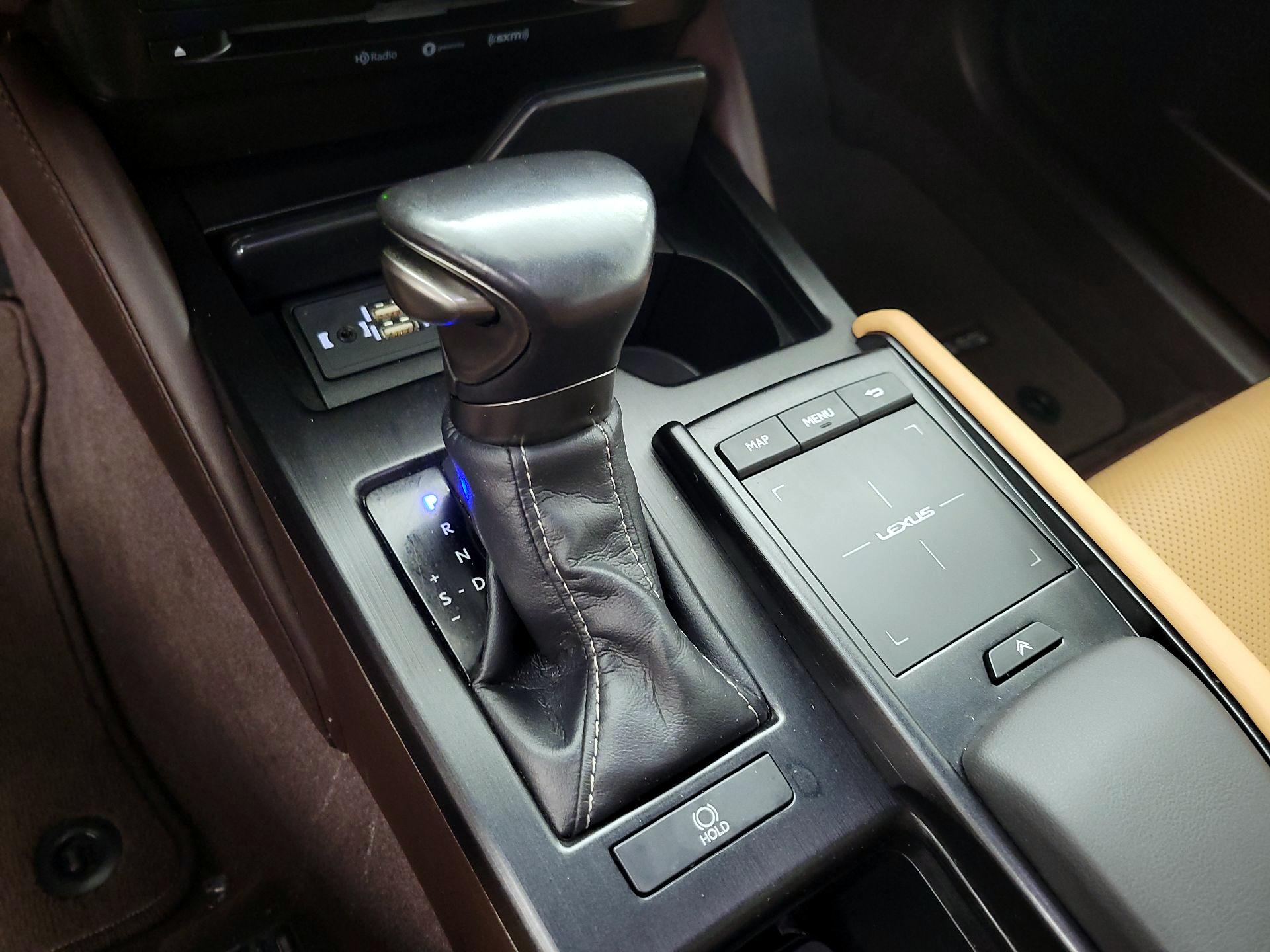 Thumbnail: 2019 Lexus ES - 18