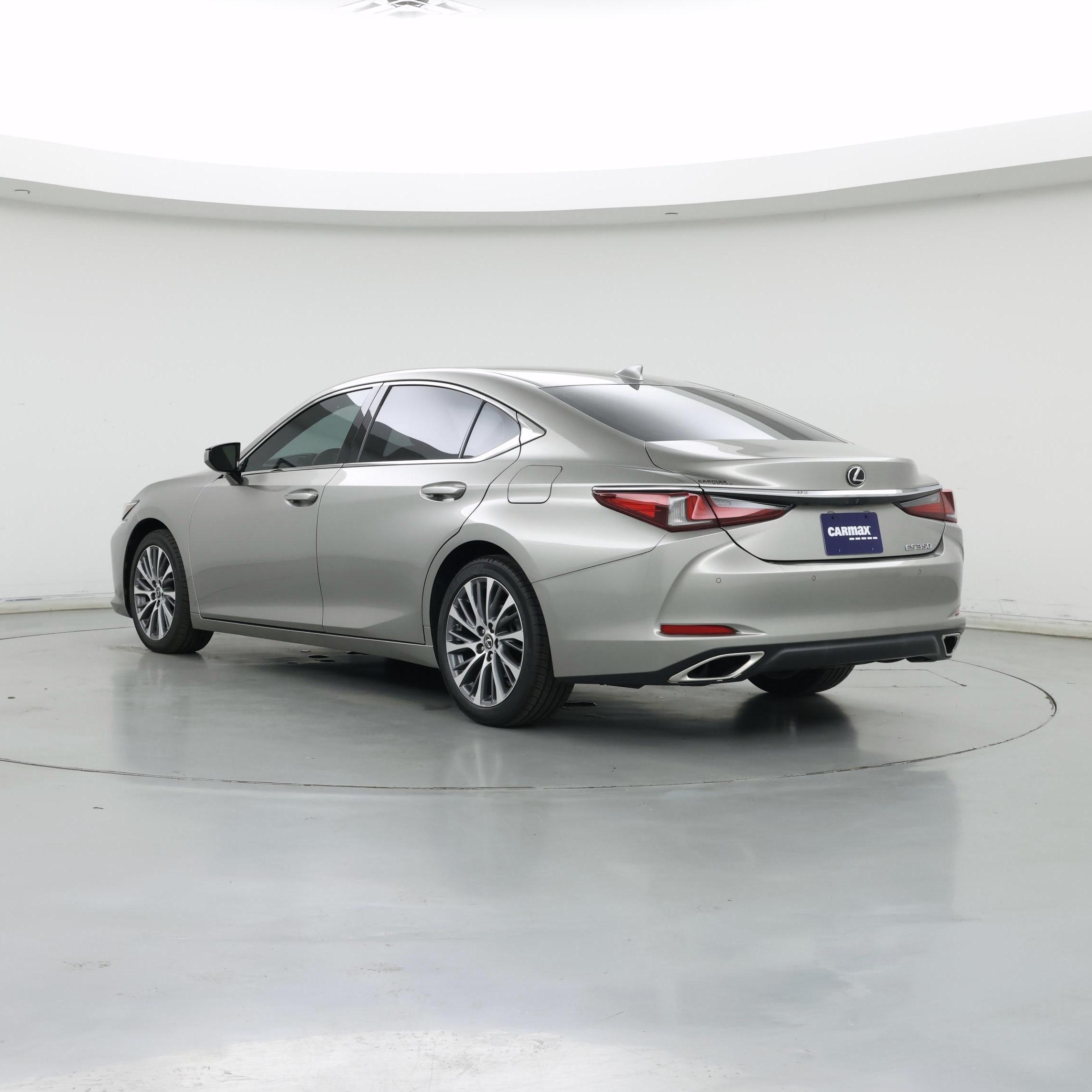 Thumbnail: 2019 Lexus ES - 2