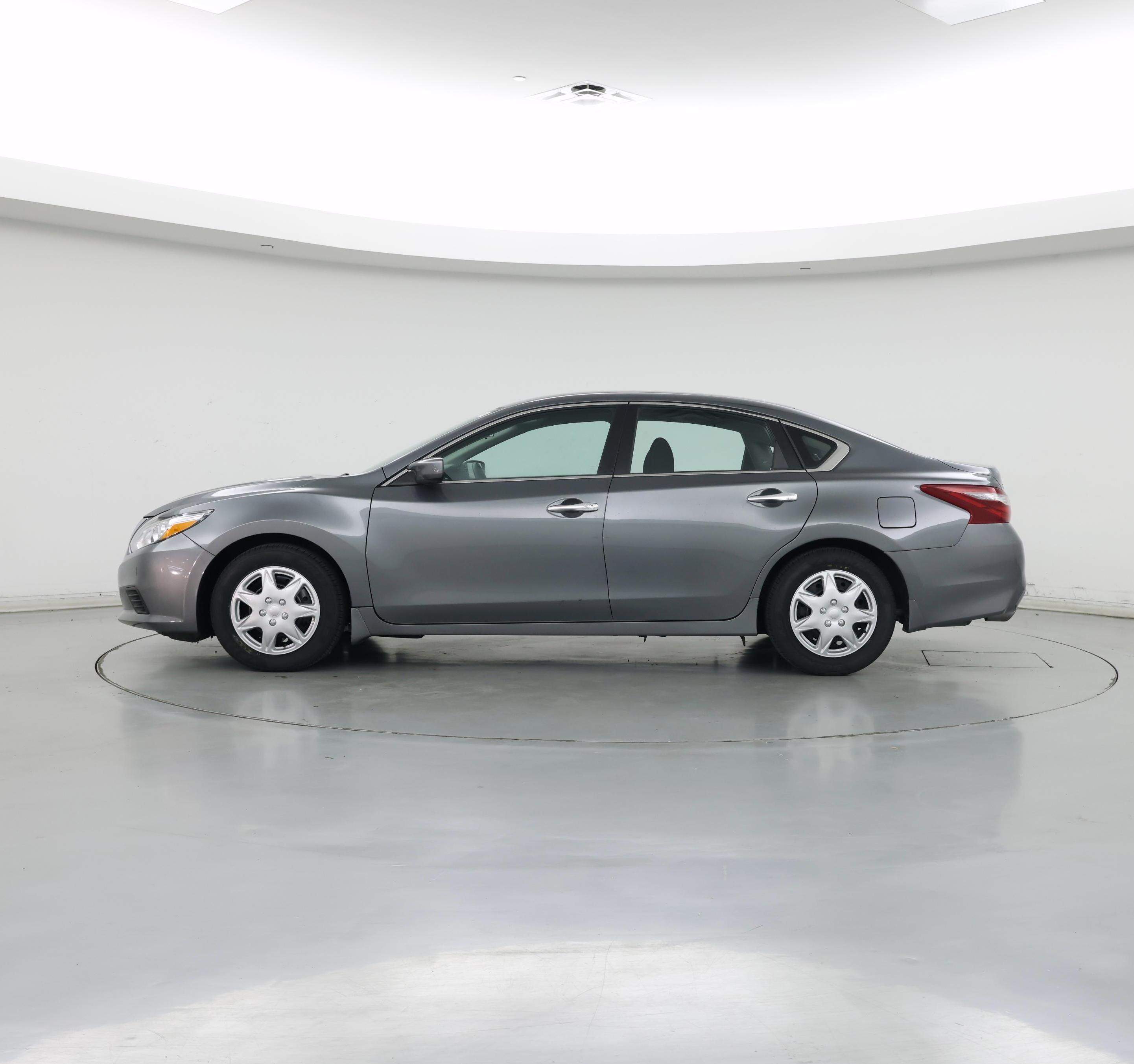 Thumbnail: 2018 Nissan Altima - 3