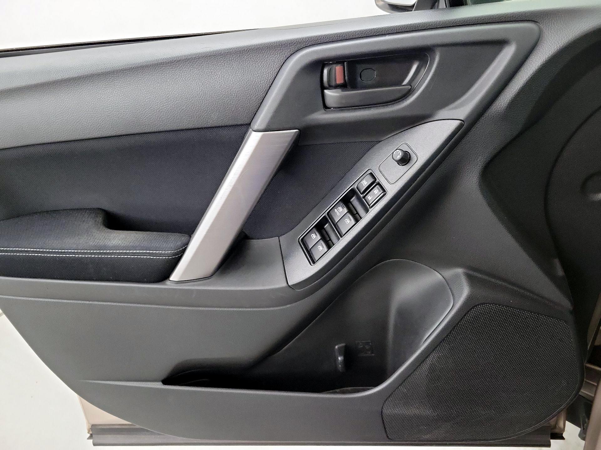 Thumbnail: 2015 Subaru Forester - 12