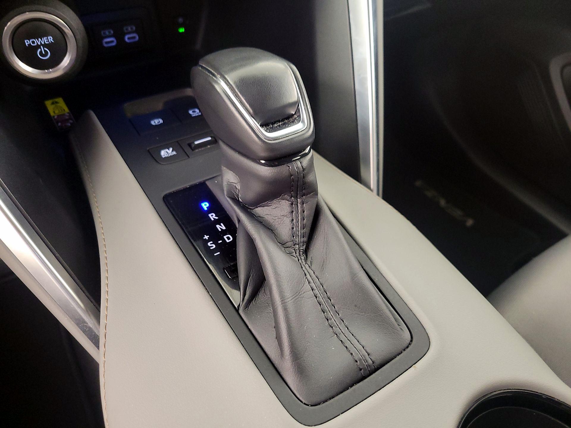 Thumbnail: 2023 Toyota Venza - 18