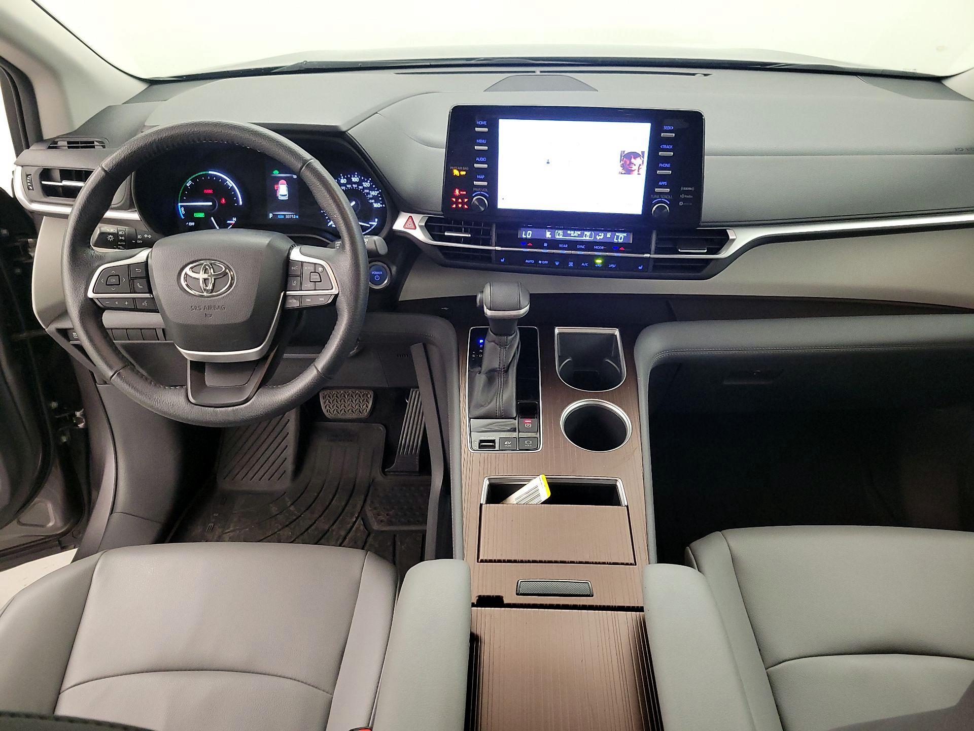 Thumbnail: 2022 Toyota Sienna - 9