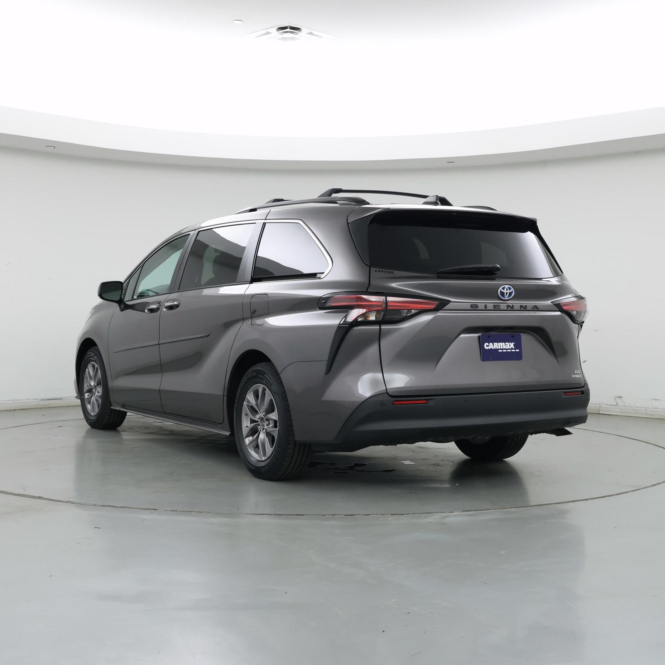 Thumbnail: 2022 Toyota Sienna - 2